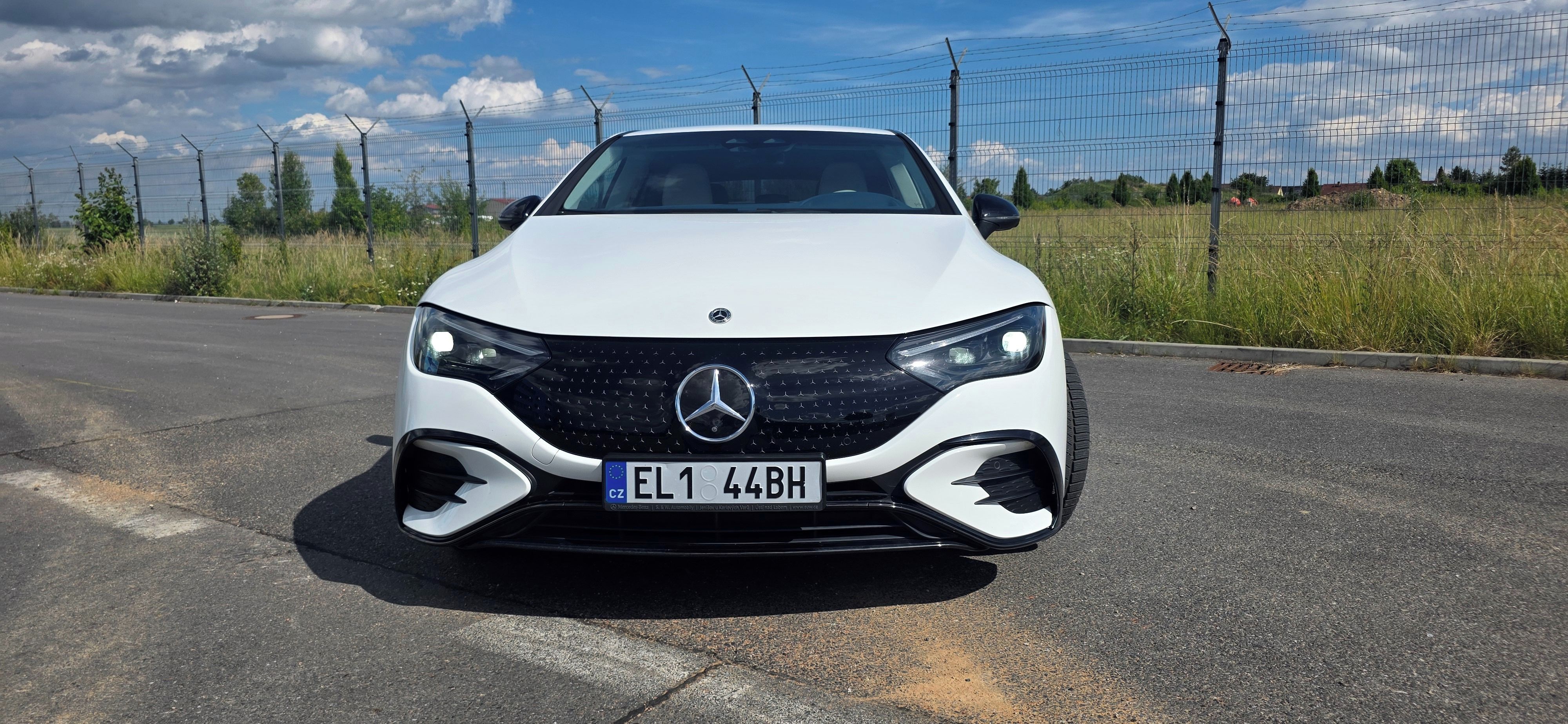 Mercedes-Benz EQE, 500 4MATIC, TOP Výbava, ČR - fotka 2