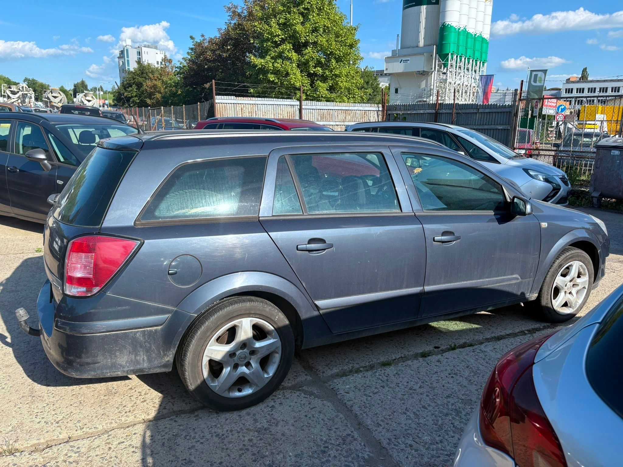 Opel Astra, 1,6 16V, tažné - fotka 3