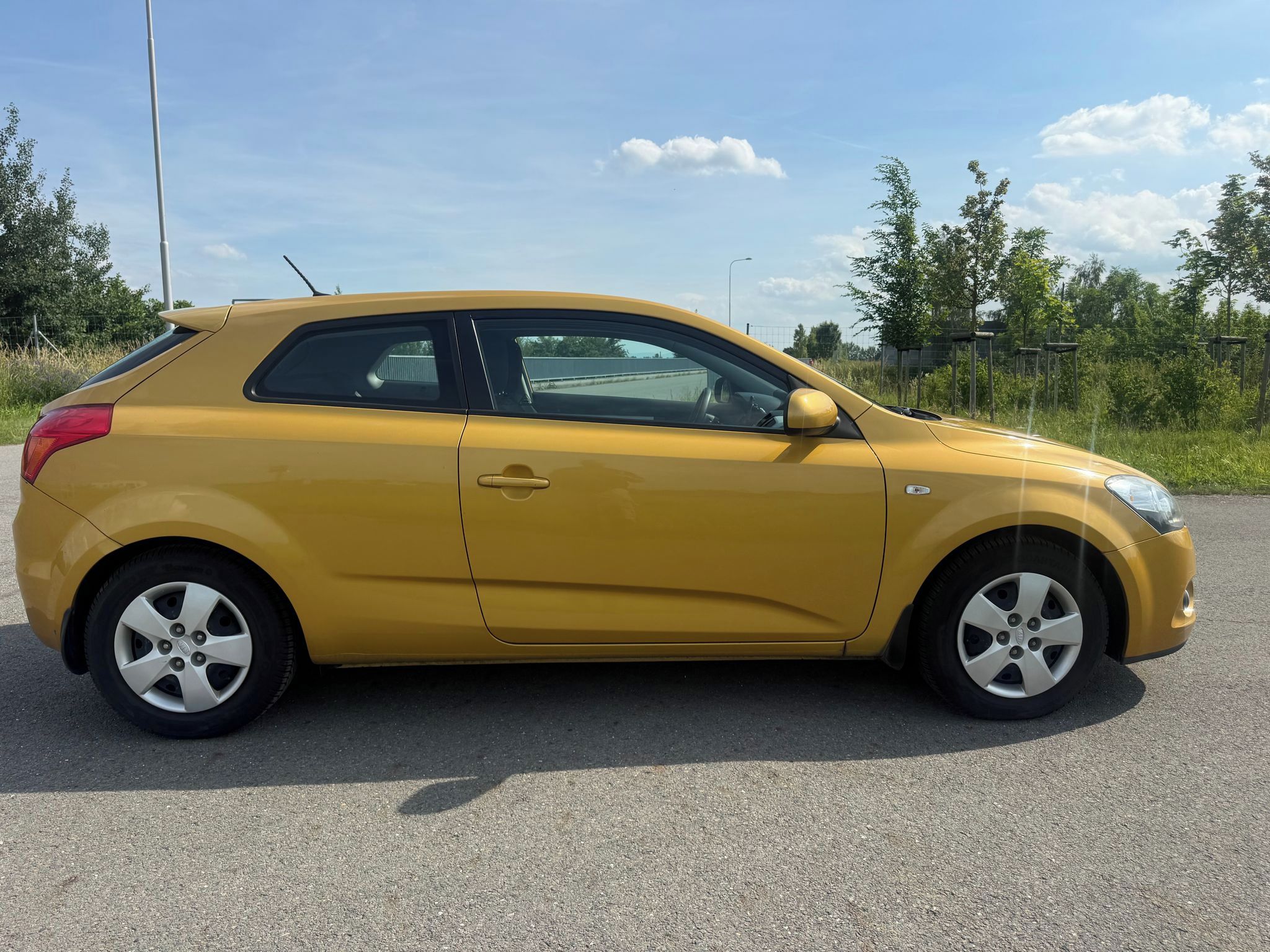Kia Cee´d, 1,6 91 kW BENZIN 8700 KM - fotka 6