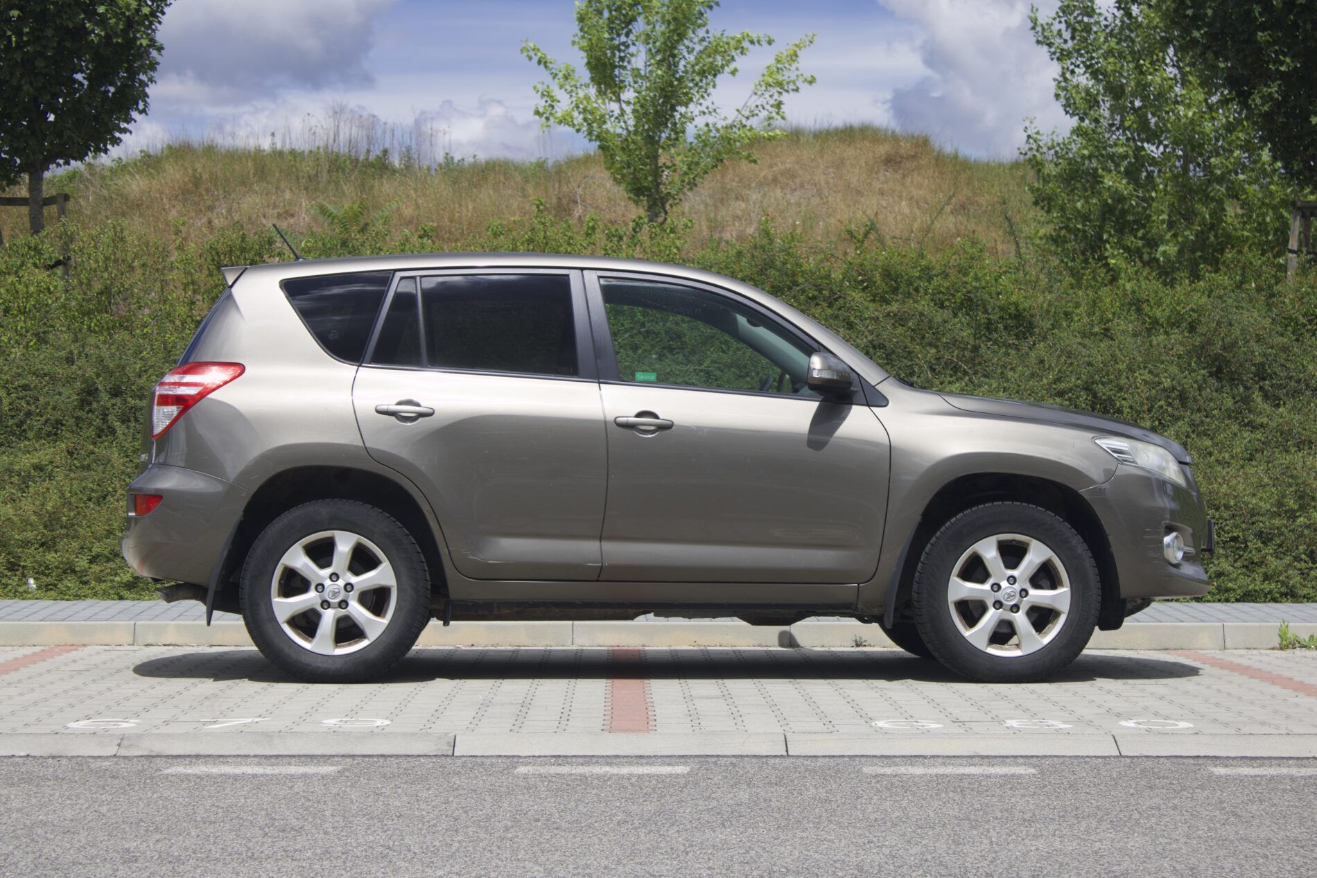Toyota Rav4 - fotka 4
