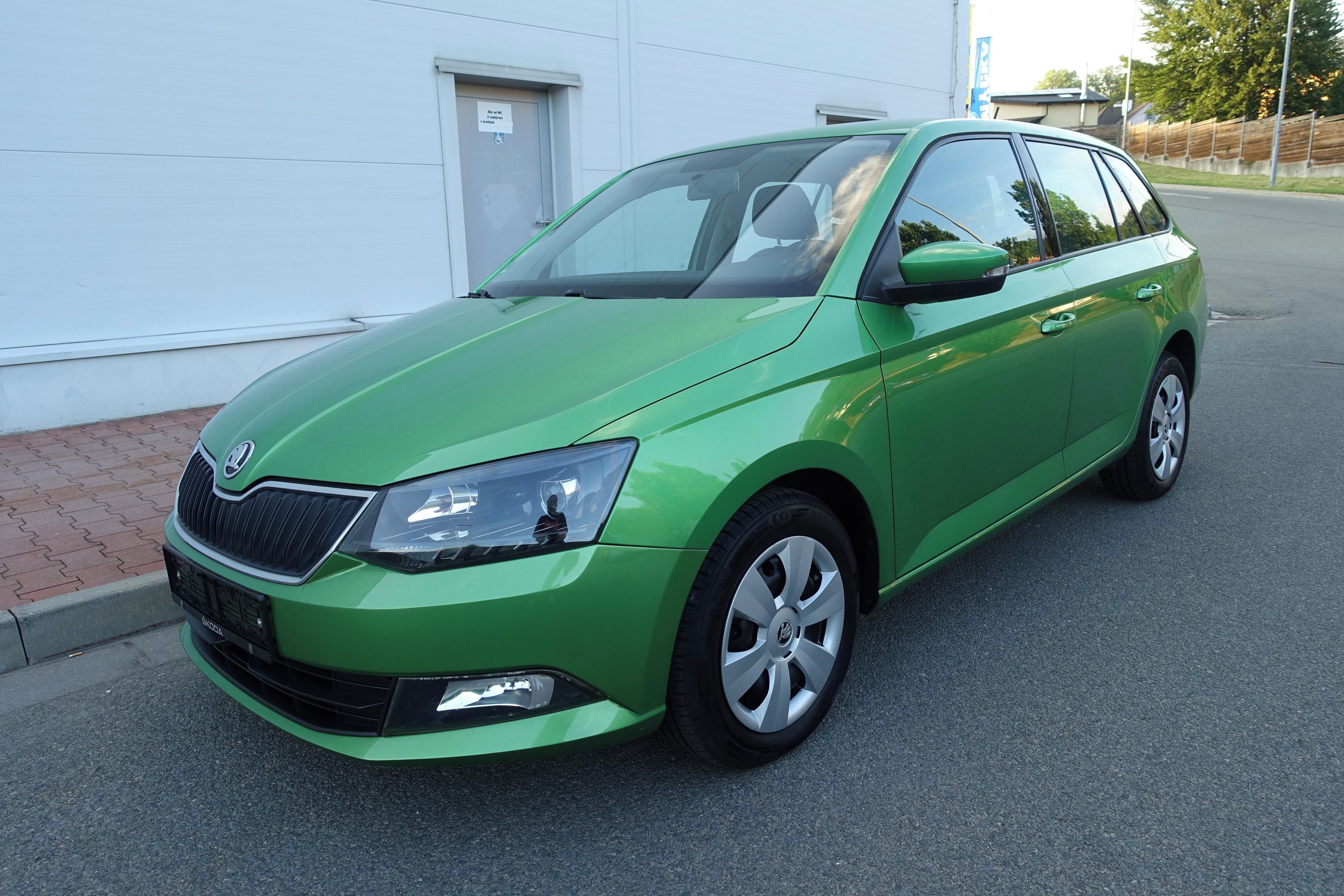 Škoda Fabia, 1.2 TSi,garáž,LED,87tkm TOP ! - fotka 2
