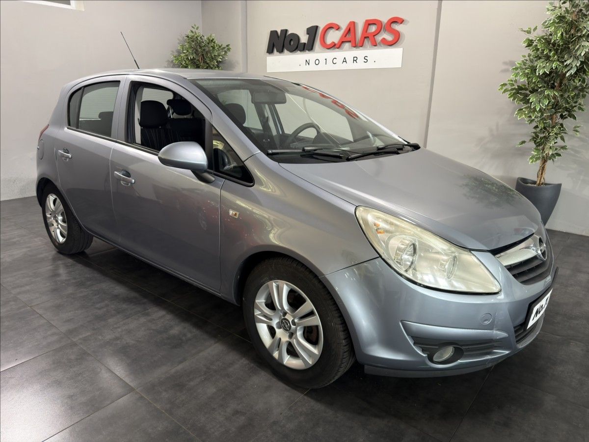 Opel Corsa, 1,2   i KLIMATIZACE TAŽNÉ - fotka 2