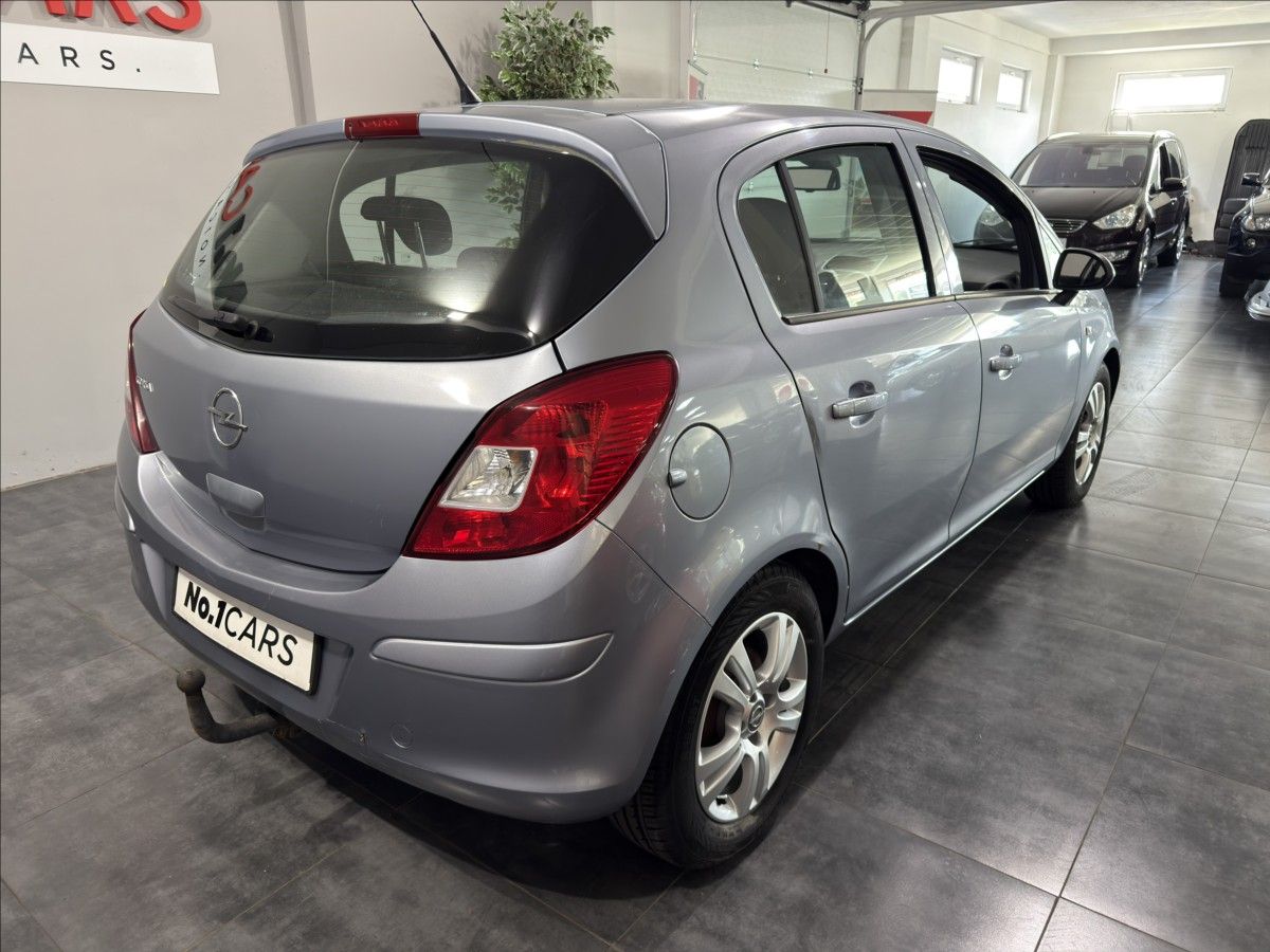 Opel Corsa, 1,2   i KLIMATIZACE TAŽNÉ - fotka 5