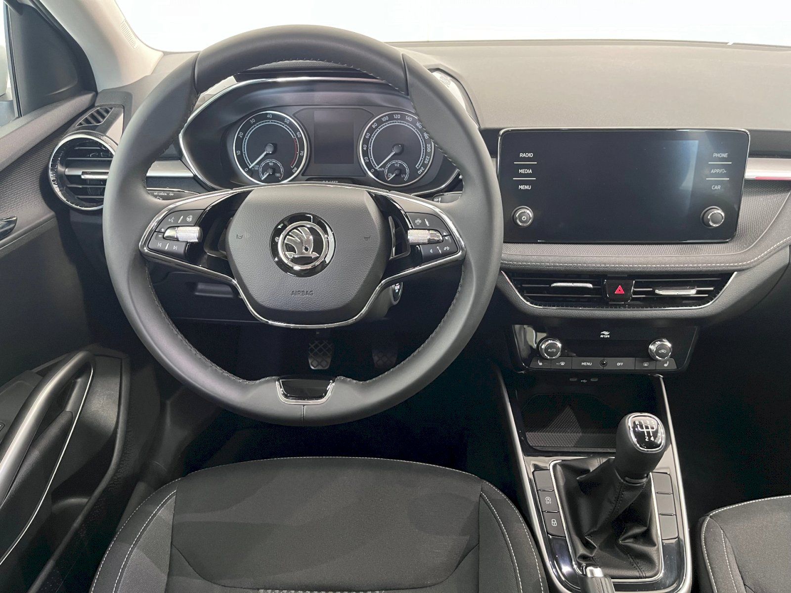 Škoda Fabia, 1.0 TSI 70kW M5F STYLE - fotka 5