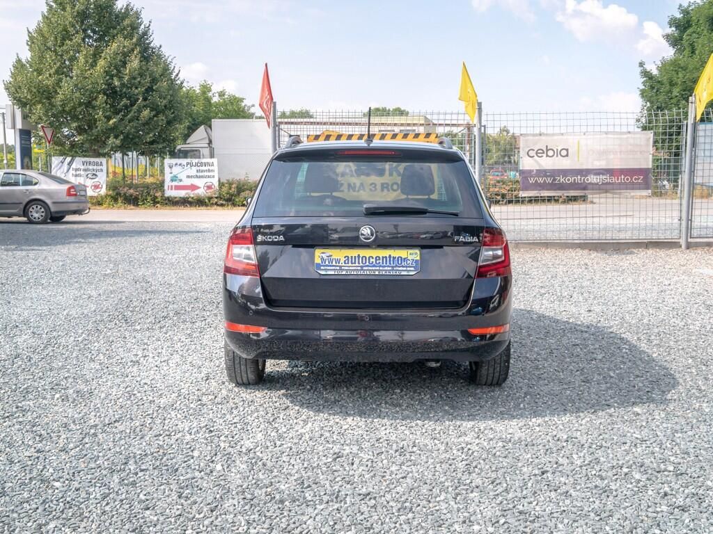 Škoda Fabia, ČR 1.0T 81KW – LED - fotka 6