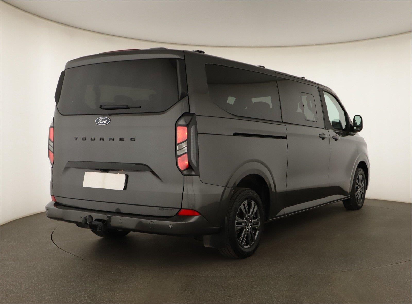 Ford Tourneo Custom, 2.0 EcoBlue, Titanium, Klima - fotka 5