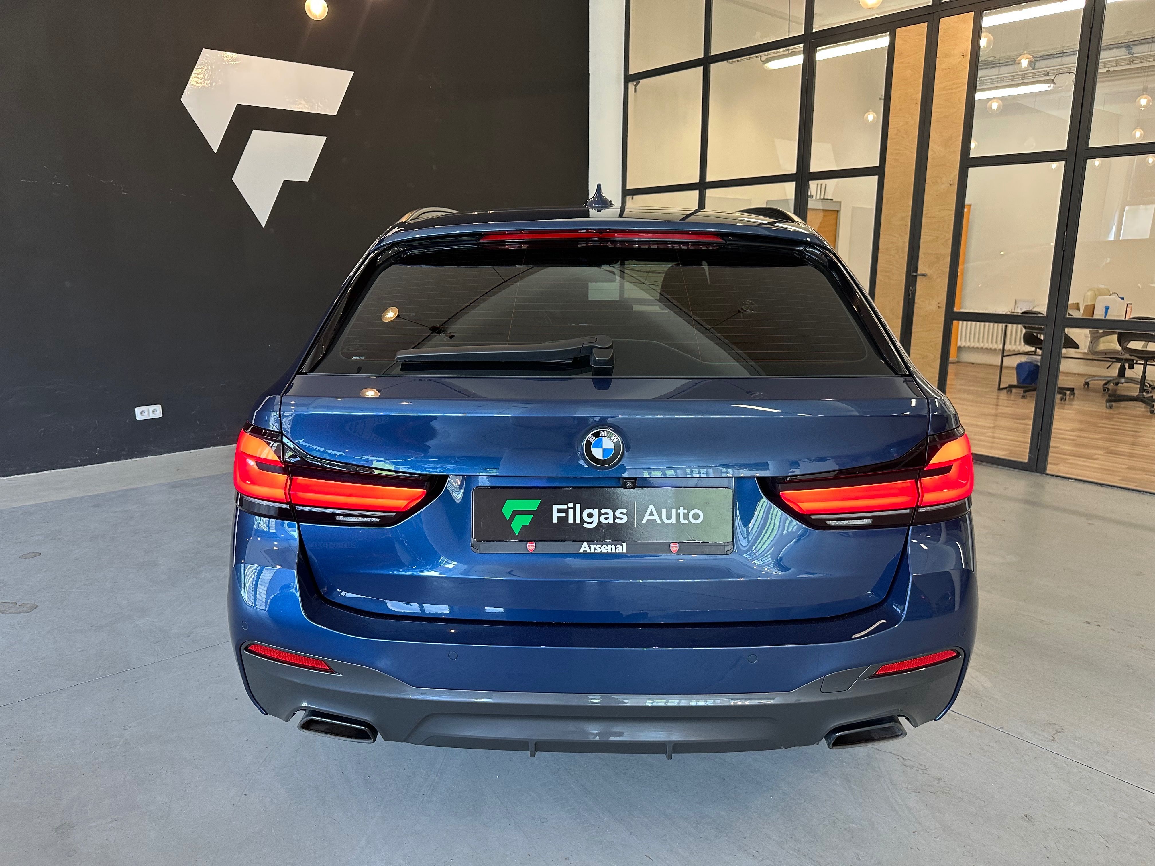 BMW Řada 5, 530d xDrive M Sport ZÁRUKA - fotka 6