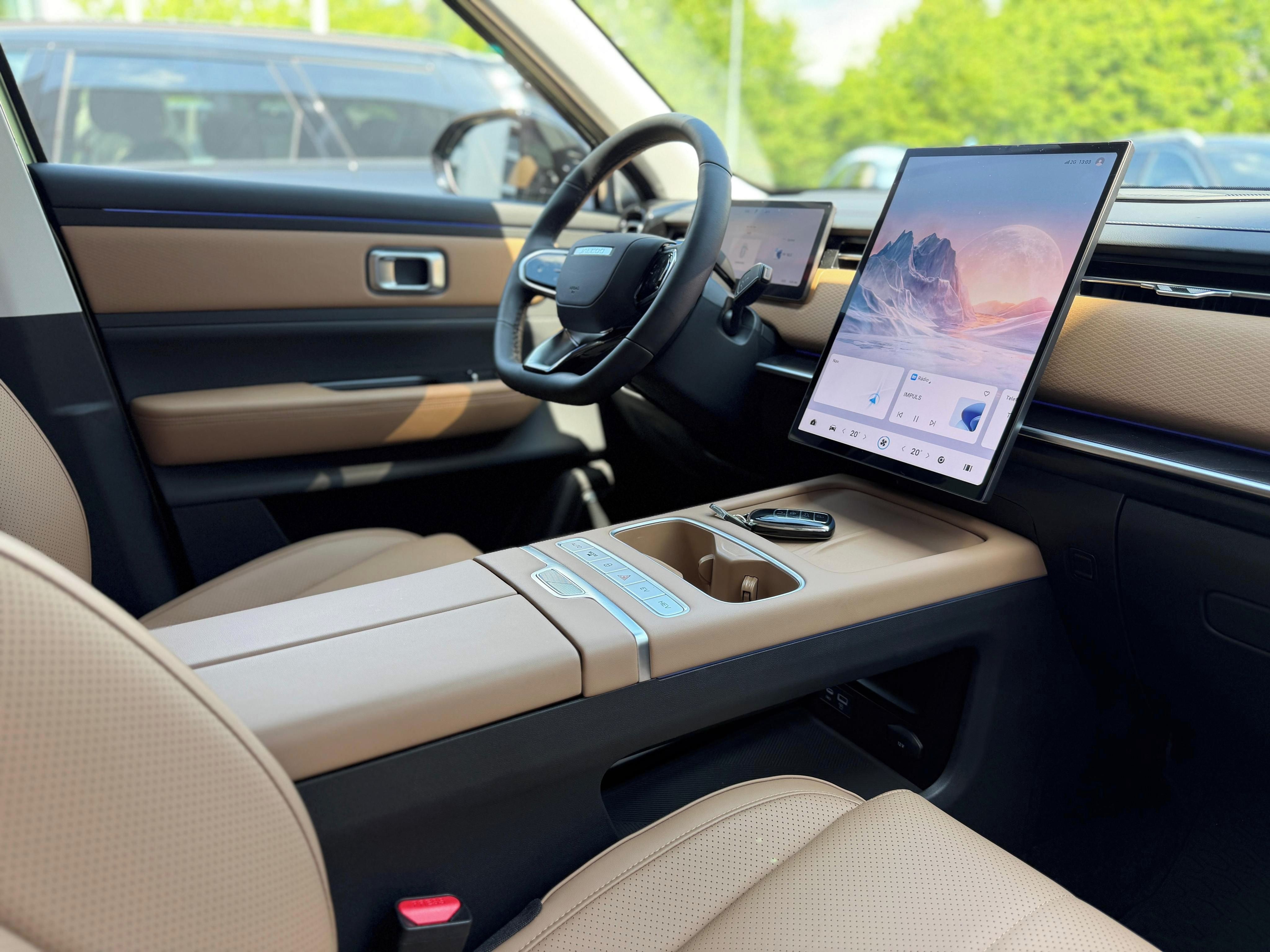 Jaecoo 7, PHEV Exclusive hnědý interiér - fotka 3