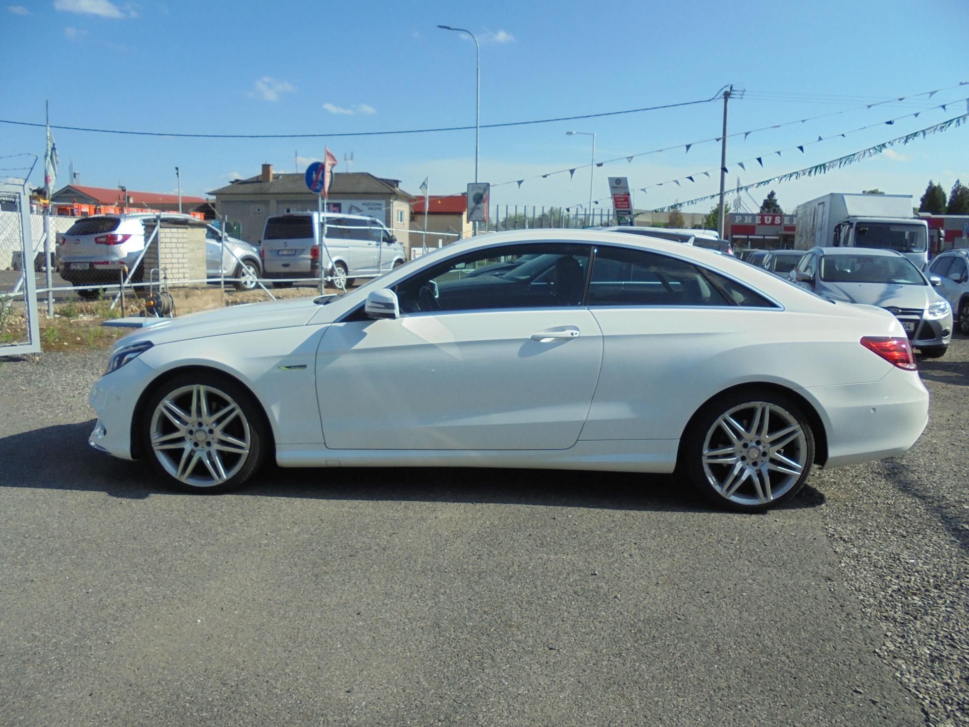 Mercedes-Benz Třídy E, 250 AMG PAKET- DIGI A/C- KŮŽE - fotka 4