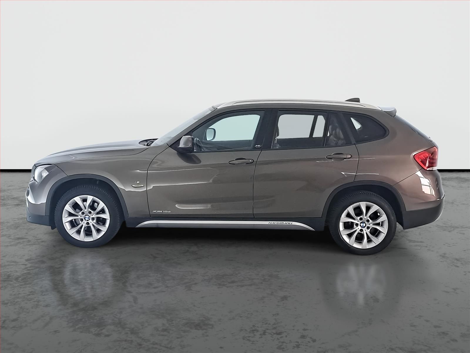 BMW X1, xDrive18d, 4X4, Serv.kniha - fotka 3