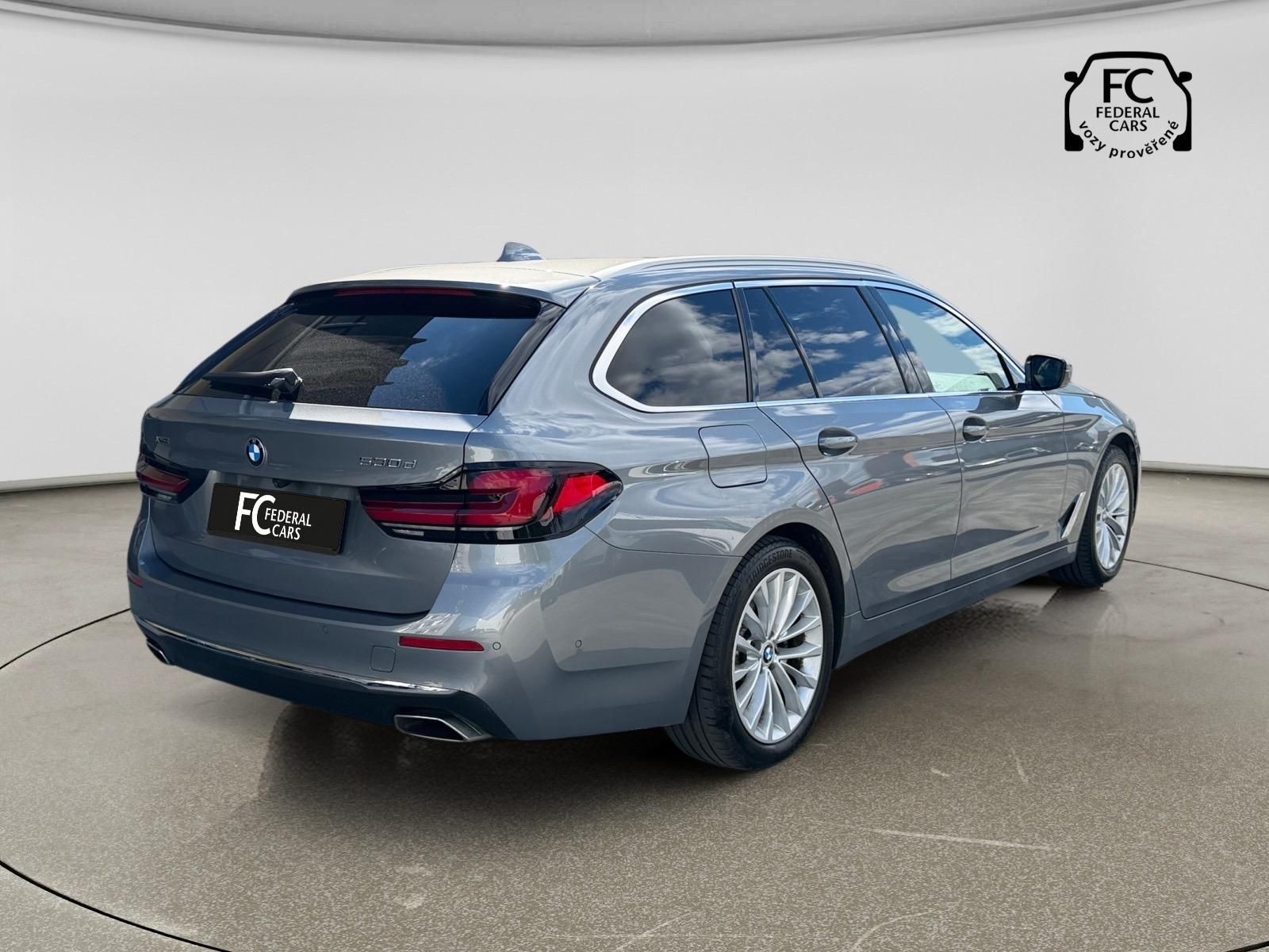 BMW Řada 5, 530d Touring xDrive - fotka 5
