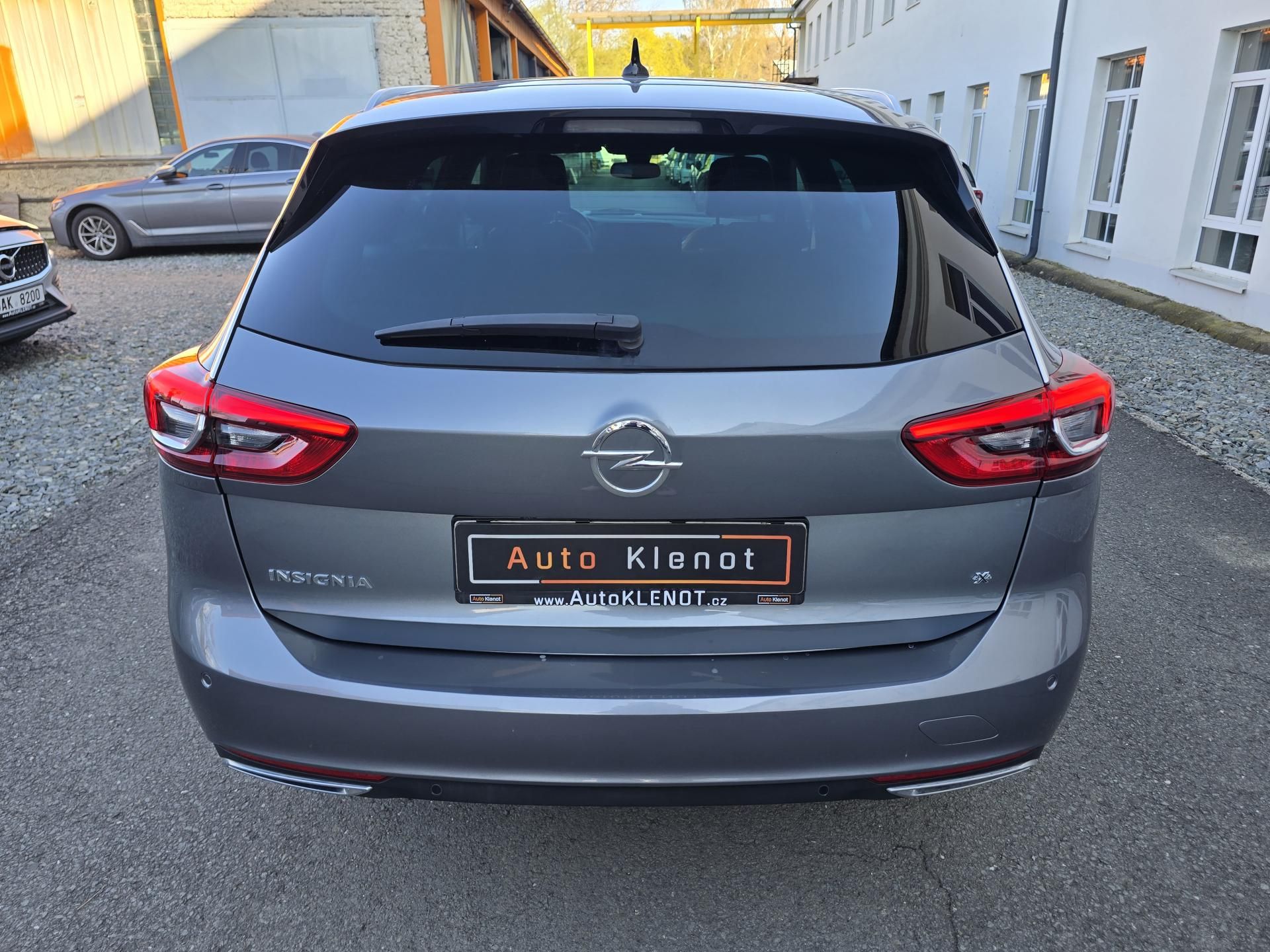 Opel Insignia, 2,0D 128kW 4x4 AUT Ultimate ST - fotka 6
