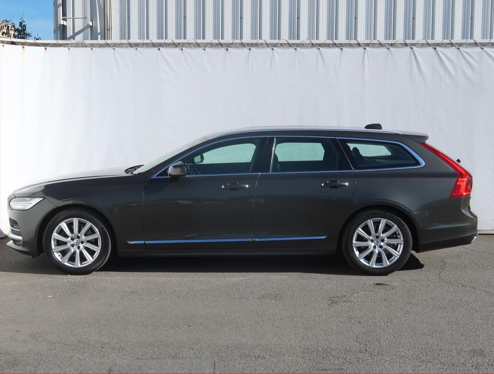 Volvo V90, D5 AWD, 4X4, Automat - fotka 3