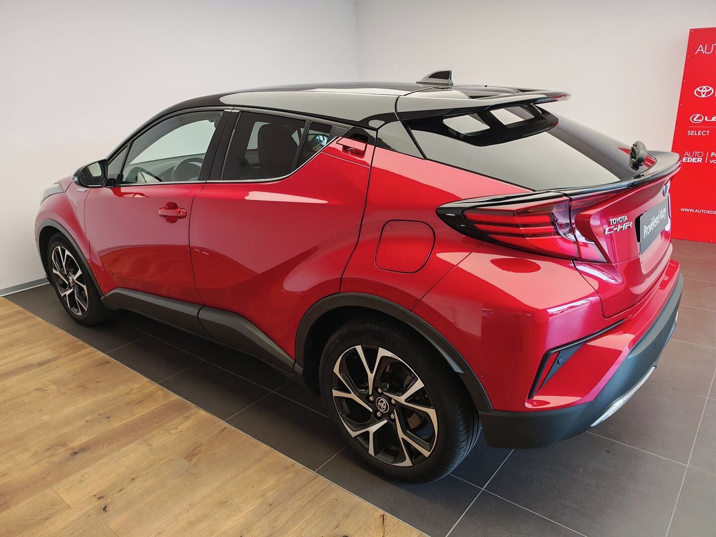 Toyota C-HR, 2.0 Hybrid Selection - fotka 6