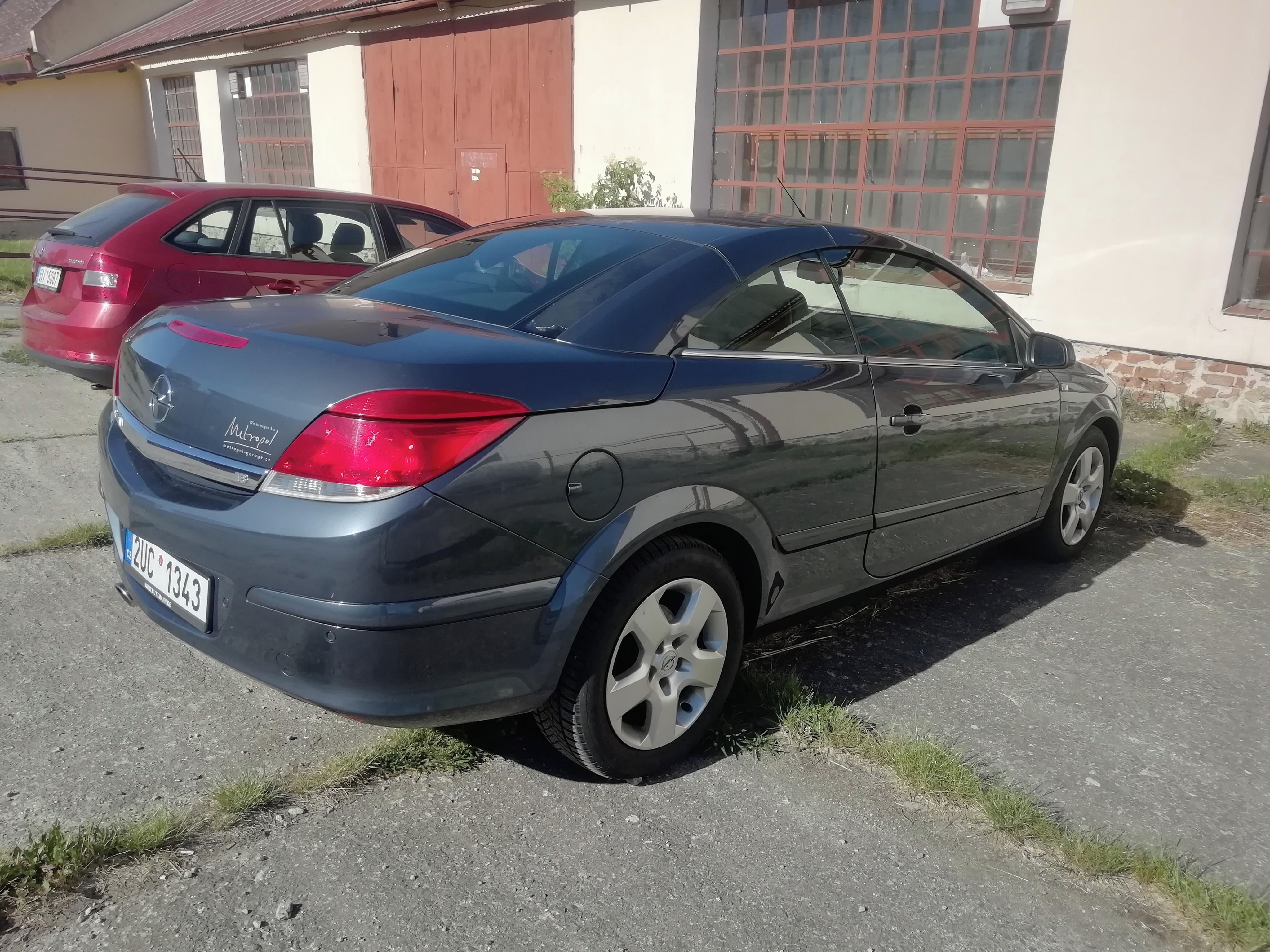 Opel Astra, 1,8i 103 Kw automat Cabrio. - fotka 4