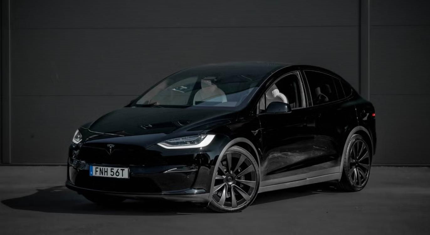 Tesla Model X, Plaid 6 míst AWD Tažné Pano.