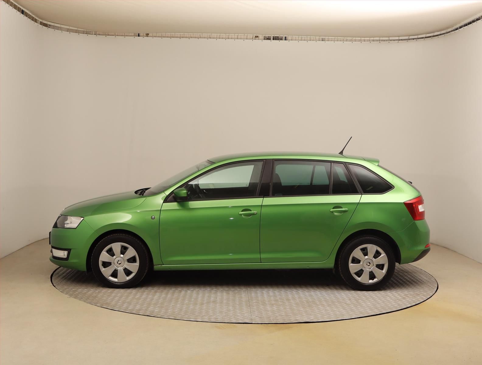 Škoda Rapid, 1.6 TDI, Spaceback, Klima - fotka 3