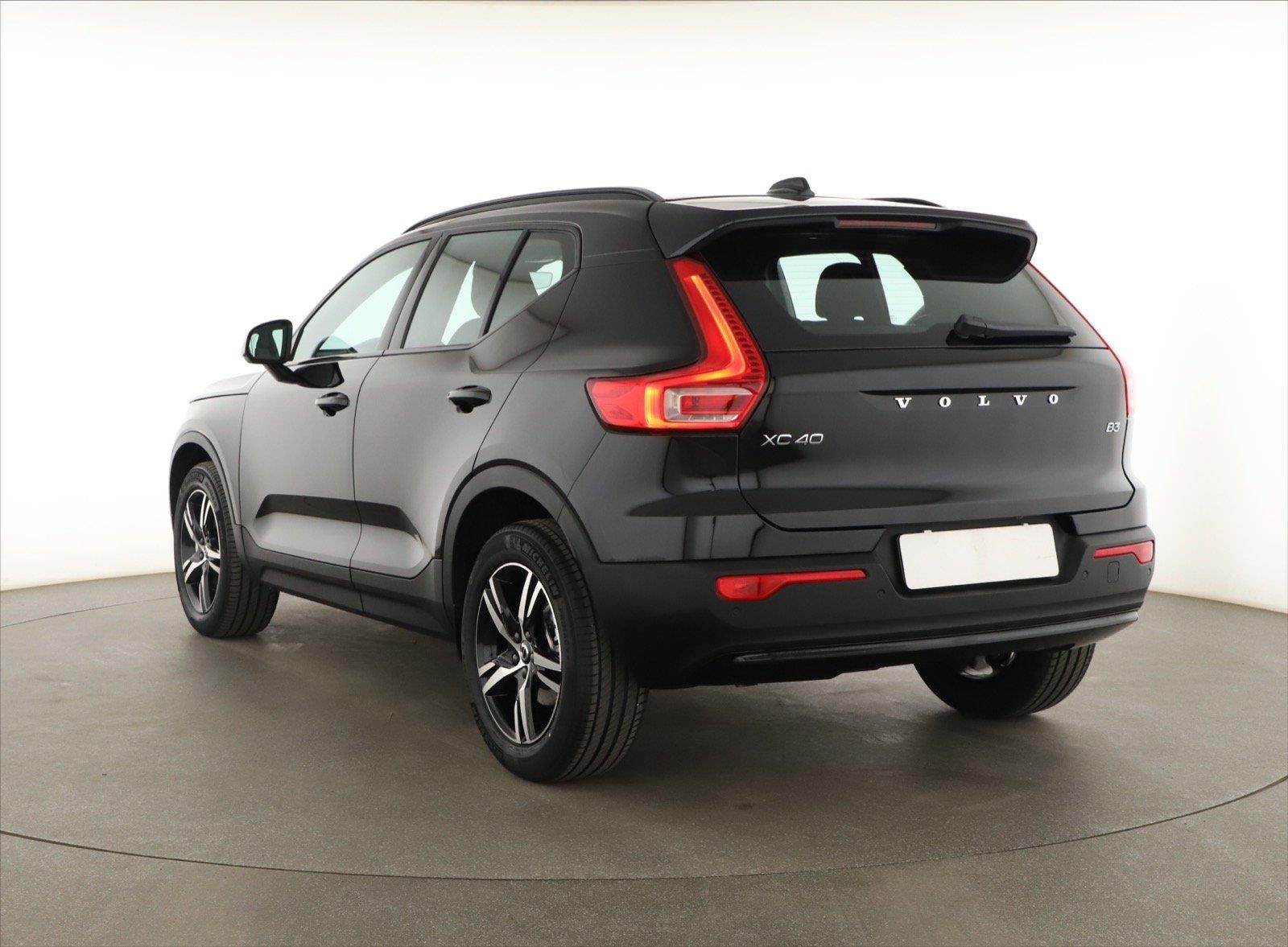 Volvo XC40, B3, Plus - fotka 4