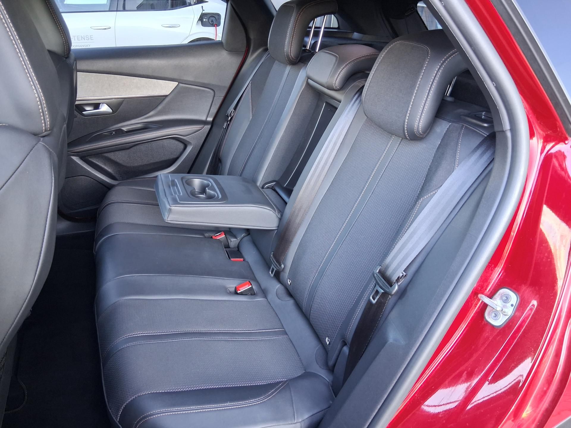 Peugeot 3008, GT 1.2 PureTech 96 kW - fotka 5