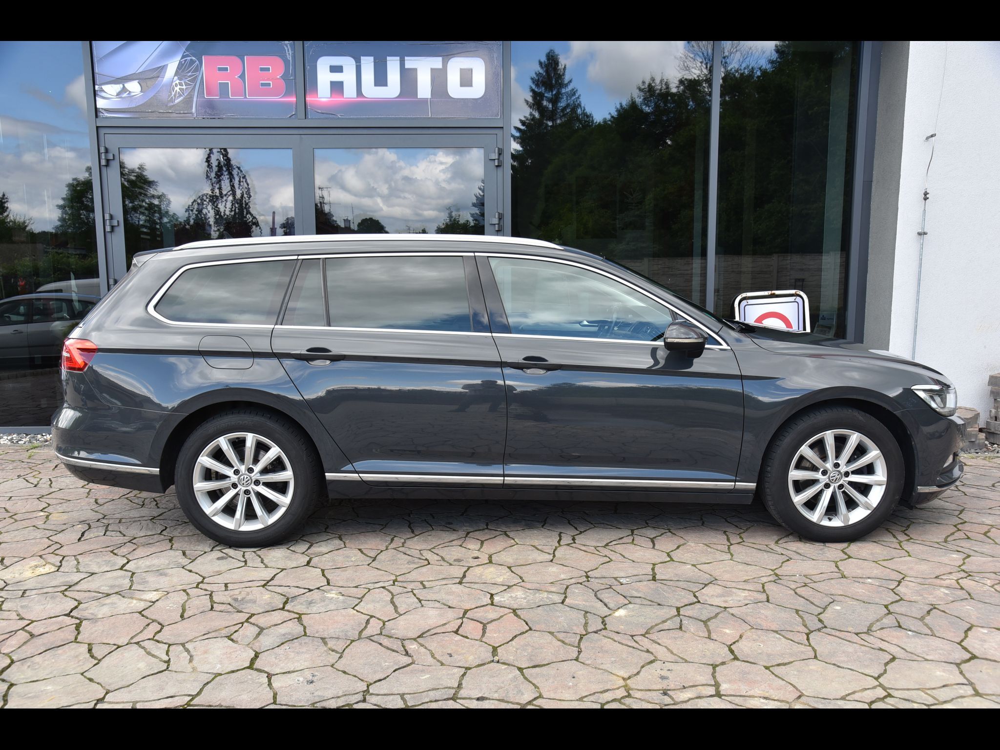 Volkswagen Passat, 2.0 TDi 110 kw Highline - fotka 6