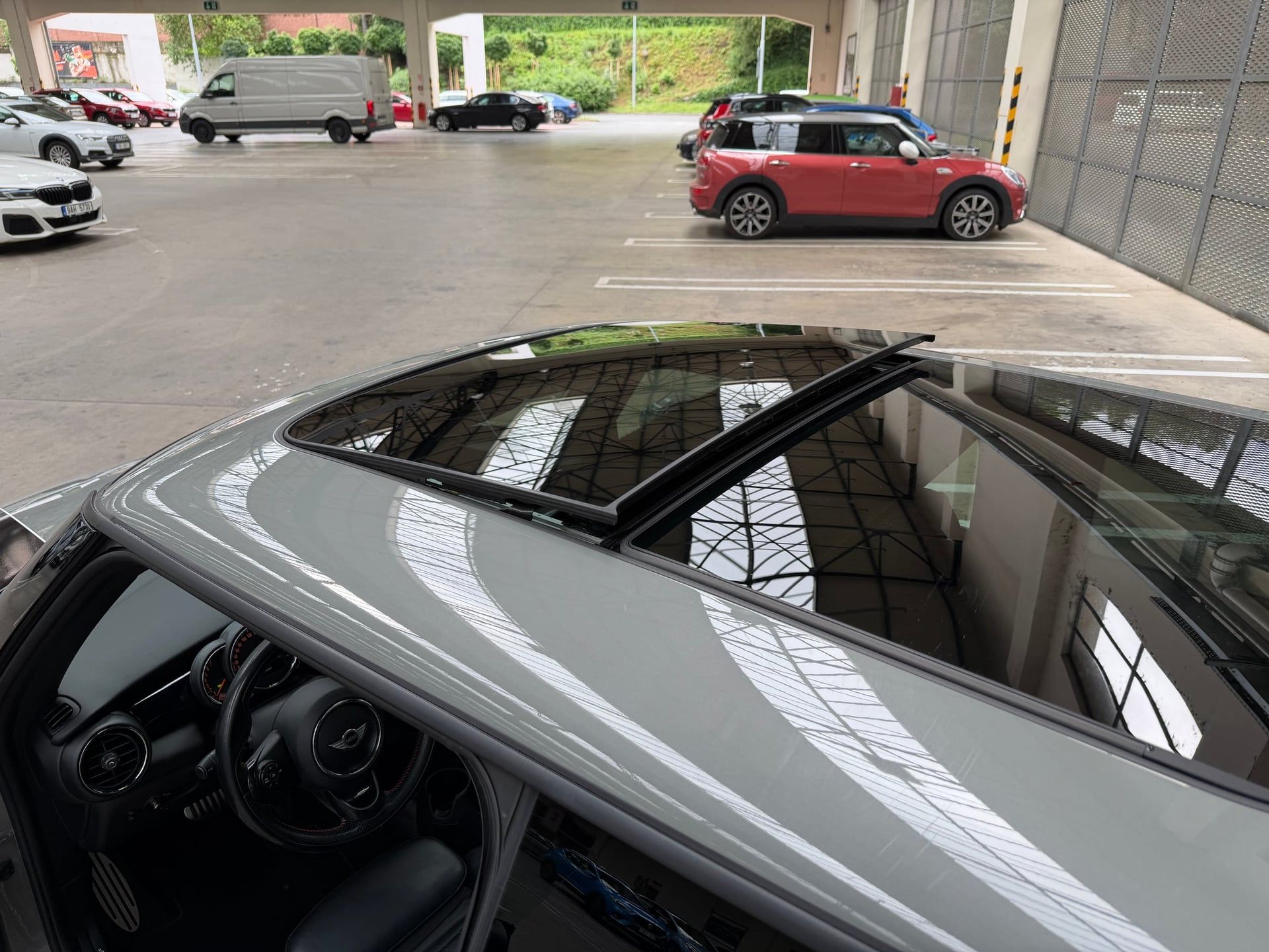 Mini Cooper S, JCW Paket/F56/DPH/ČR/1.majitel - fotka 4