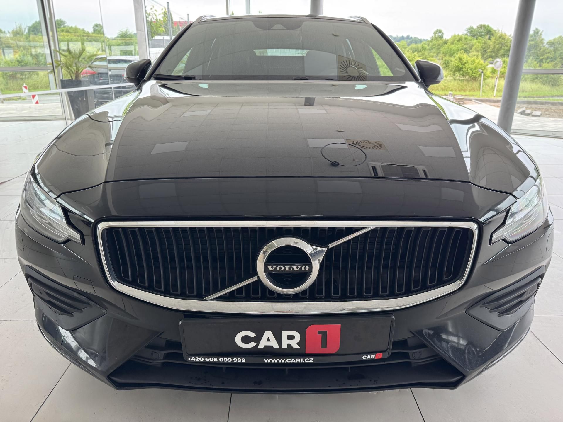 Volvo V60, D3 AUT*110kW*LED*KeyLess*DPH - fotka 3