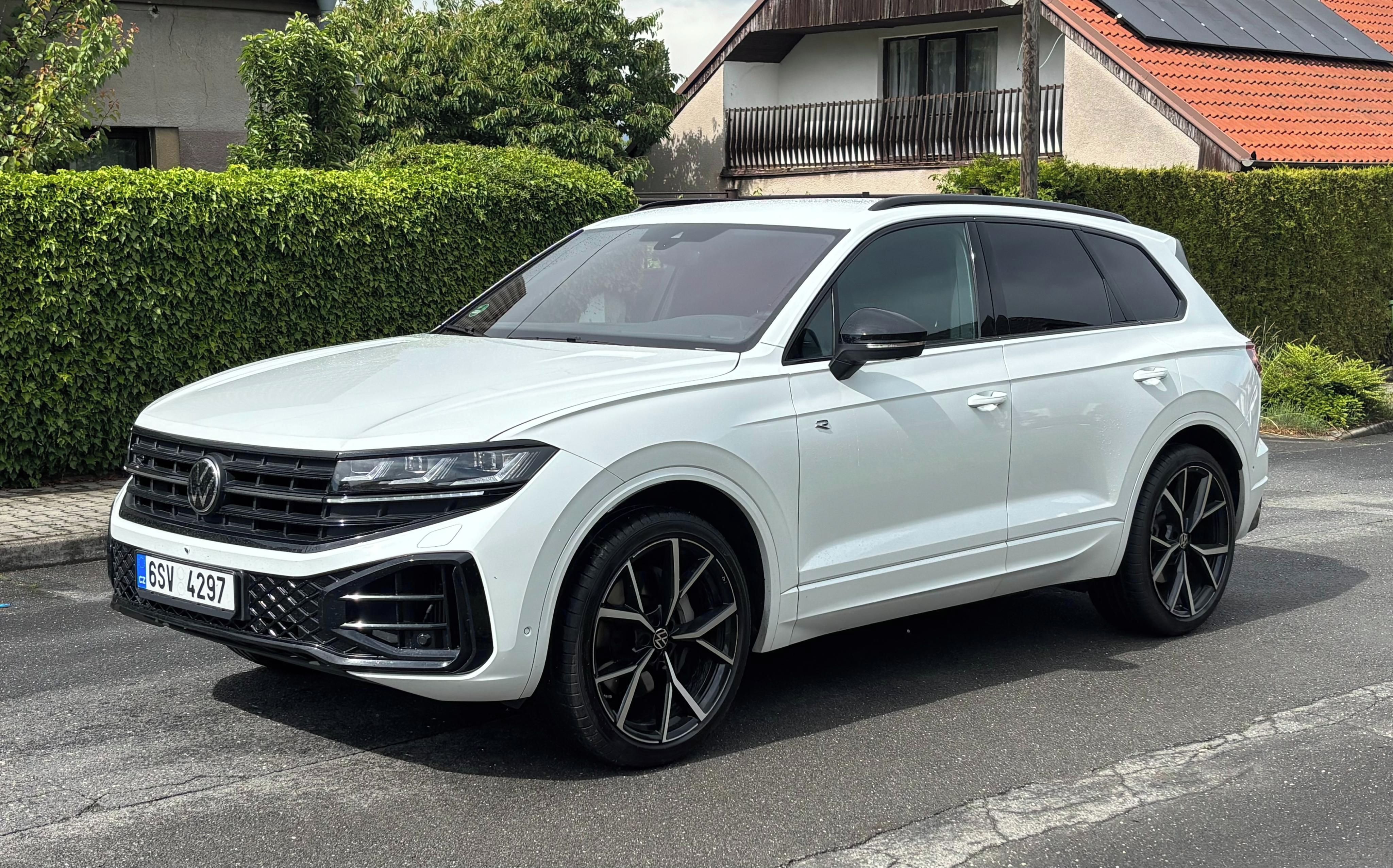 Volkswagen Touareg, 3.0 Tsi,R-Line,tažné,nez top