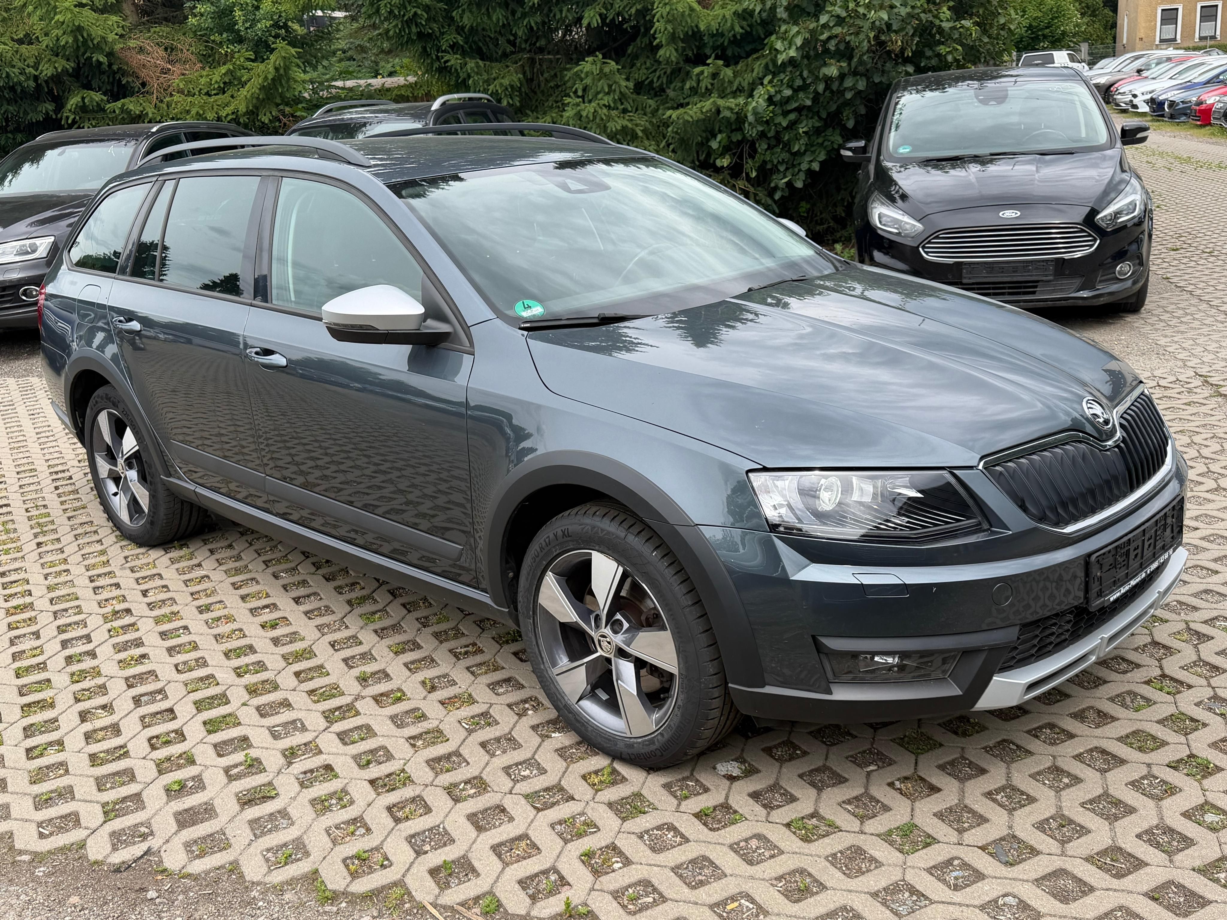 Škoda Octavia, 2.0TDI-135KW-4x4-DSG-SCAUT-TOP - fotka 2