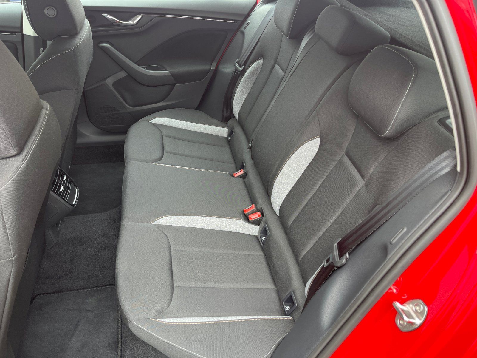 Škoda Kamiq, 1.0 TSi / 85 kW Selection - fotka 6