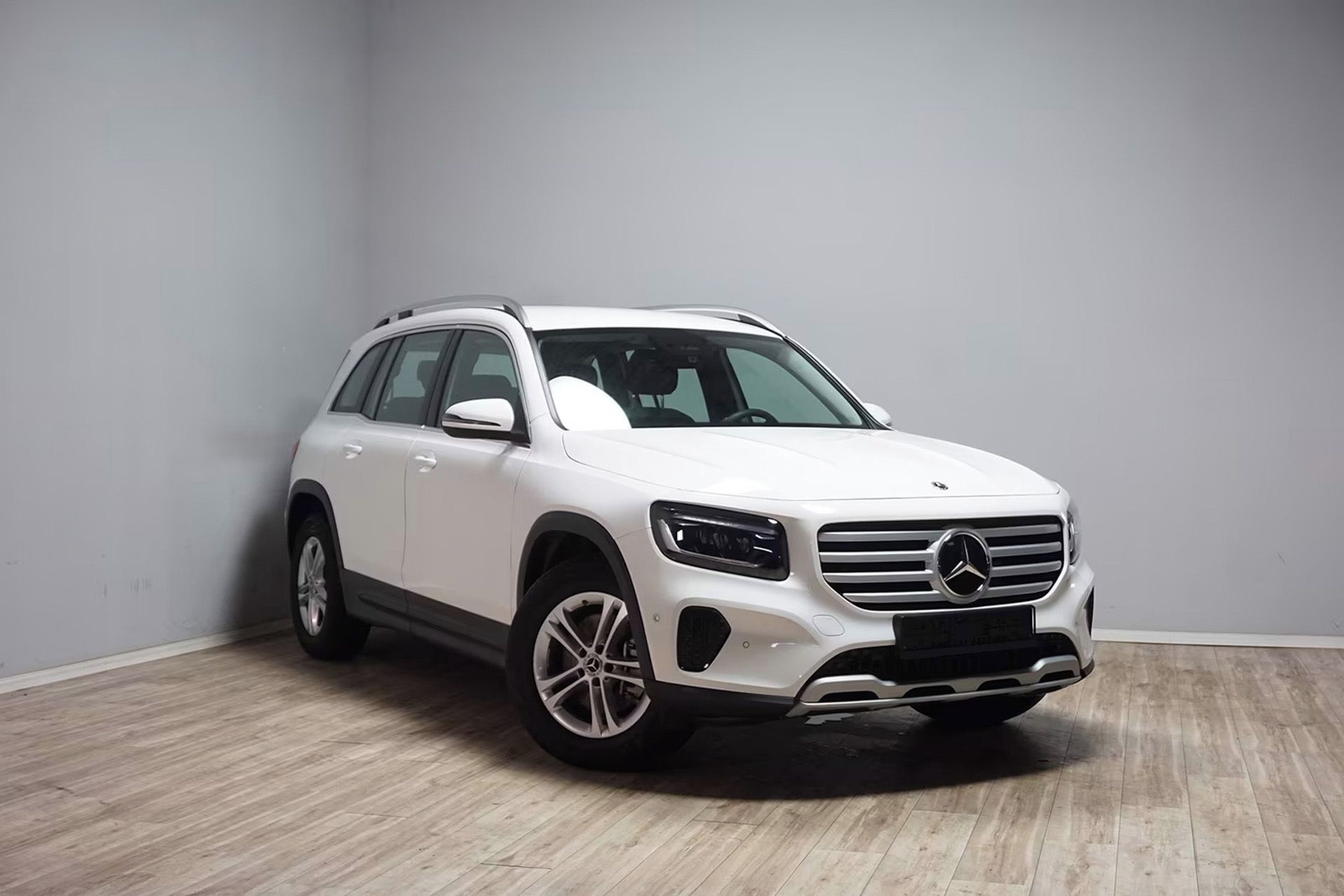 Mercedes-Benz GLB, 220 4MATIC Kamera LED Asist - fotka 3