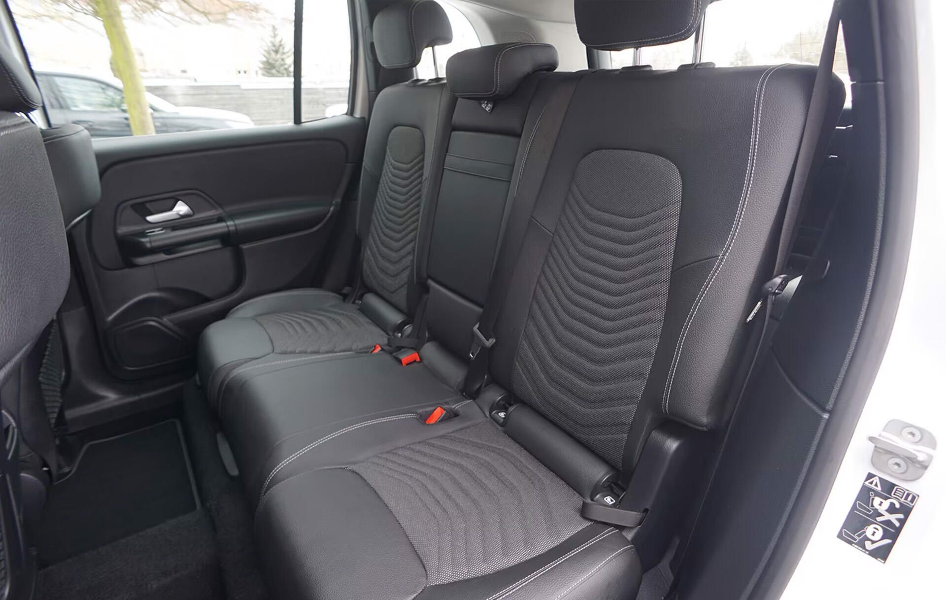 Mercedes-Benz GLB, 220 4MATIC Kamera LED Asist - fotka 5