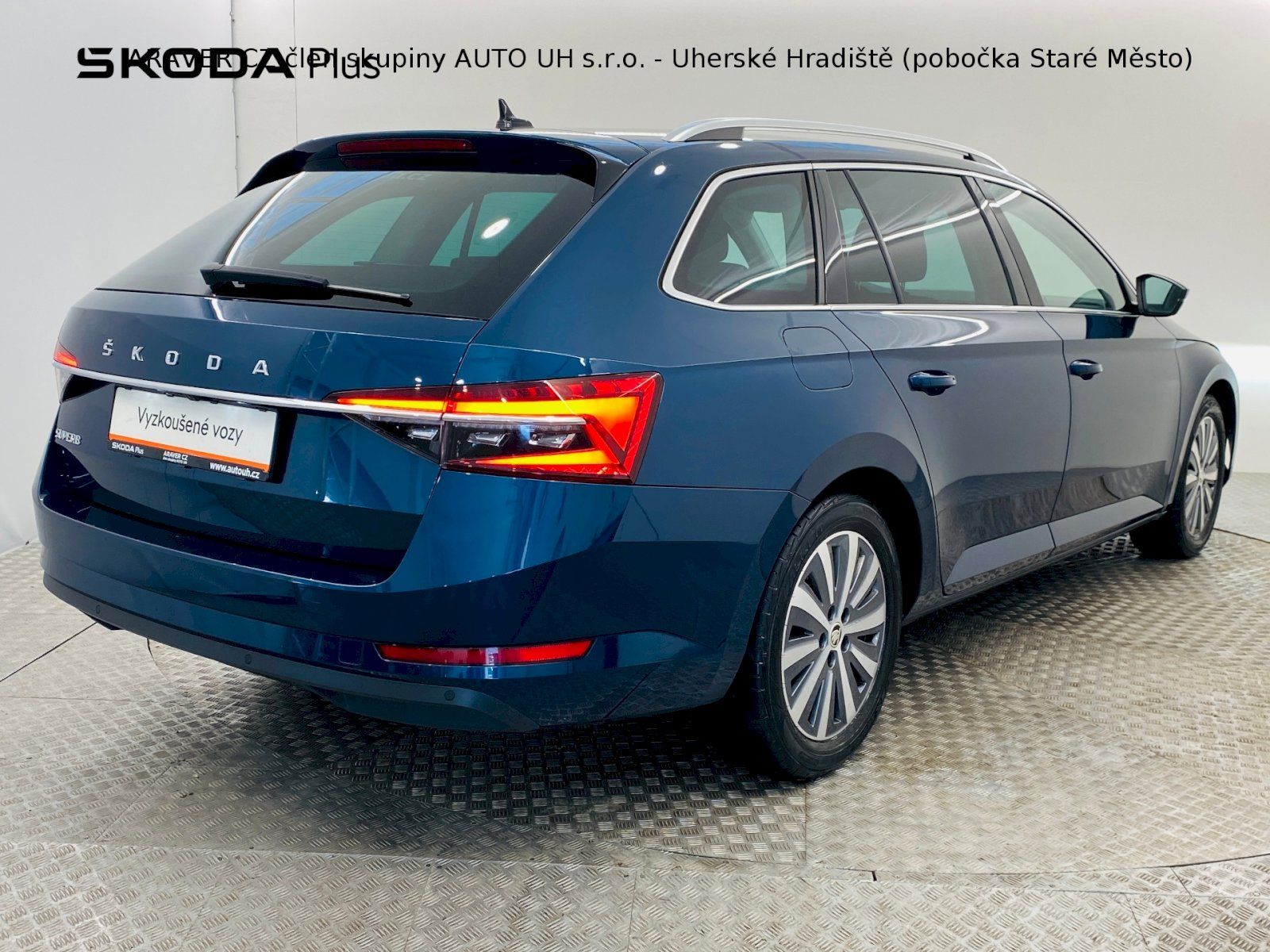 Škoda Superb, 2.0 TDI 110kW DSG Style - fotka 2