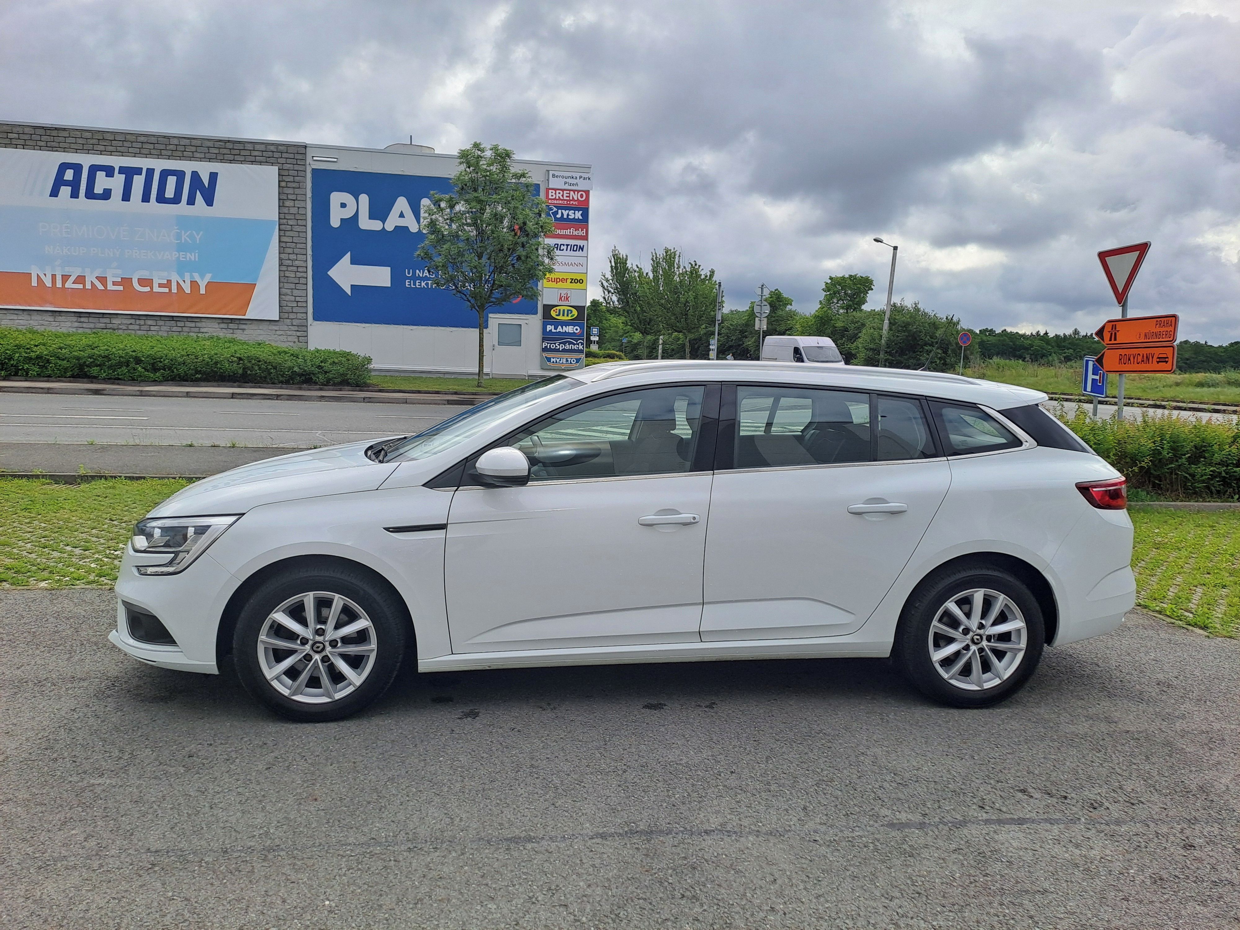Renault Mégane, 1.3TCE 1.MAJ,PRAVIDELNÝ SERVIS - fotka 4