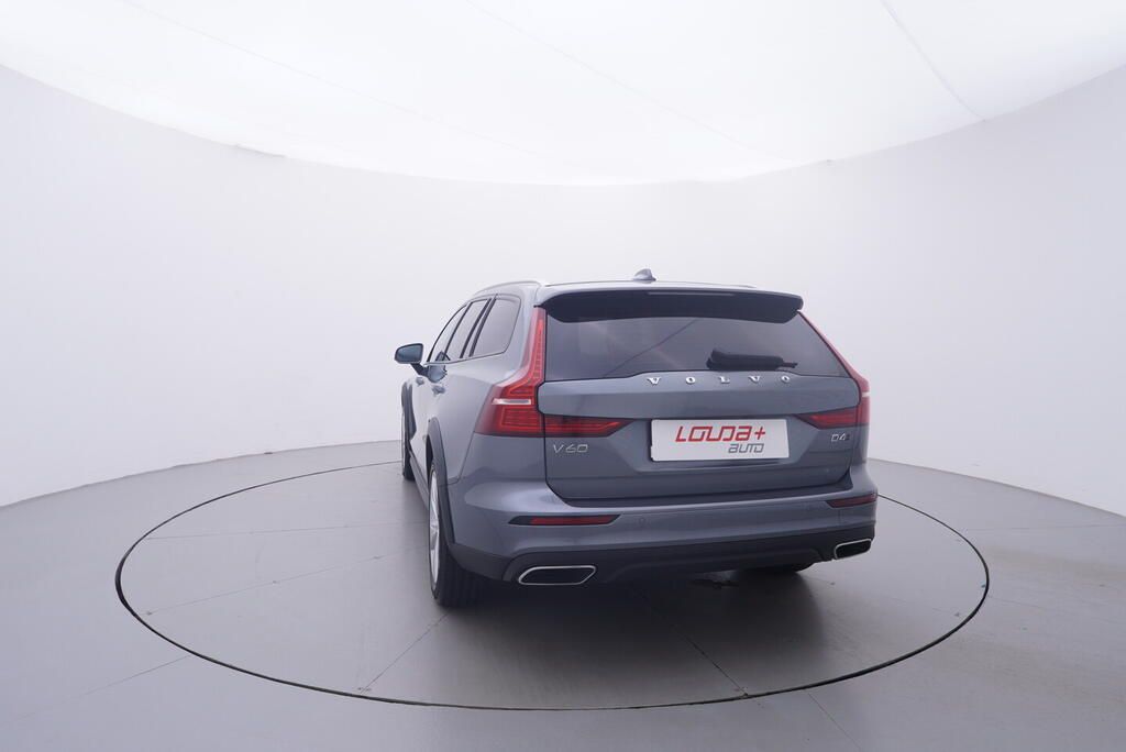 Volvo V60, crossover 2.0 D4 140 kW - fotka 4