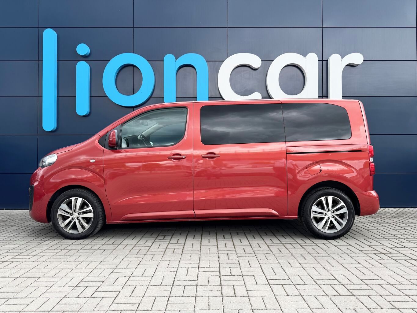 Peugeot Traveller, ALLURE L2 2.0 BlueHDi 180 EAT8 - fotka 4