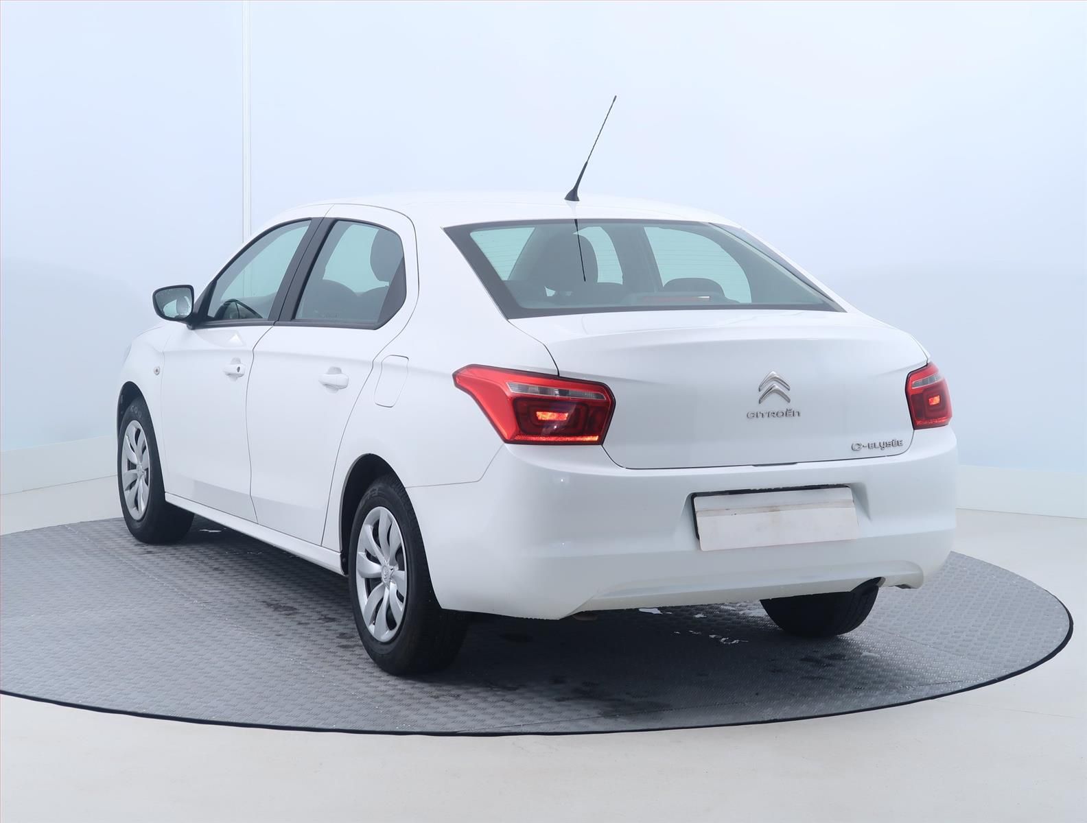 Citroën C-Elysée, 1.2 PureTech, Tendance, ČR - fotka 4