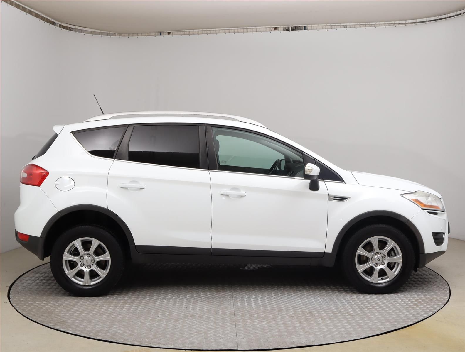 Ford Kuga, 2.0 TDCi, Automatická klima - fotka 6