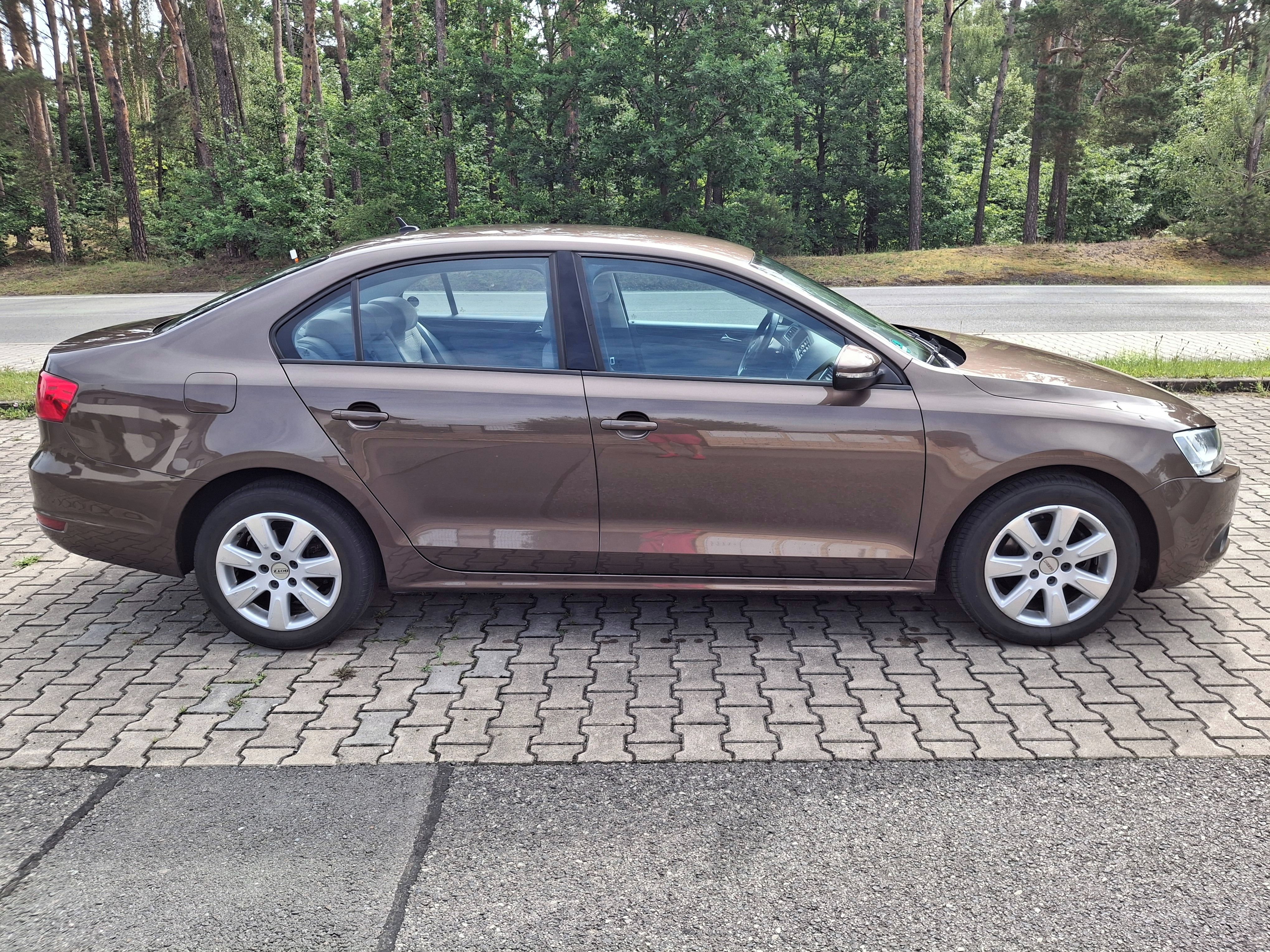 Volkswagen Jetta, 1,2 TSI 77KW DIGIKLIMA 139 TIS - fotka 4