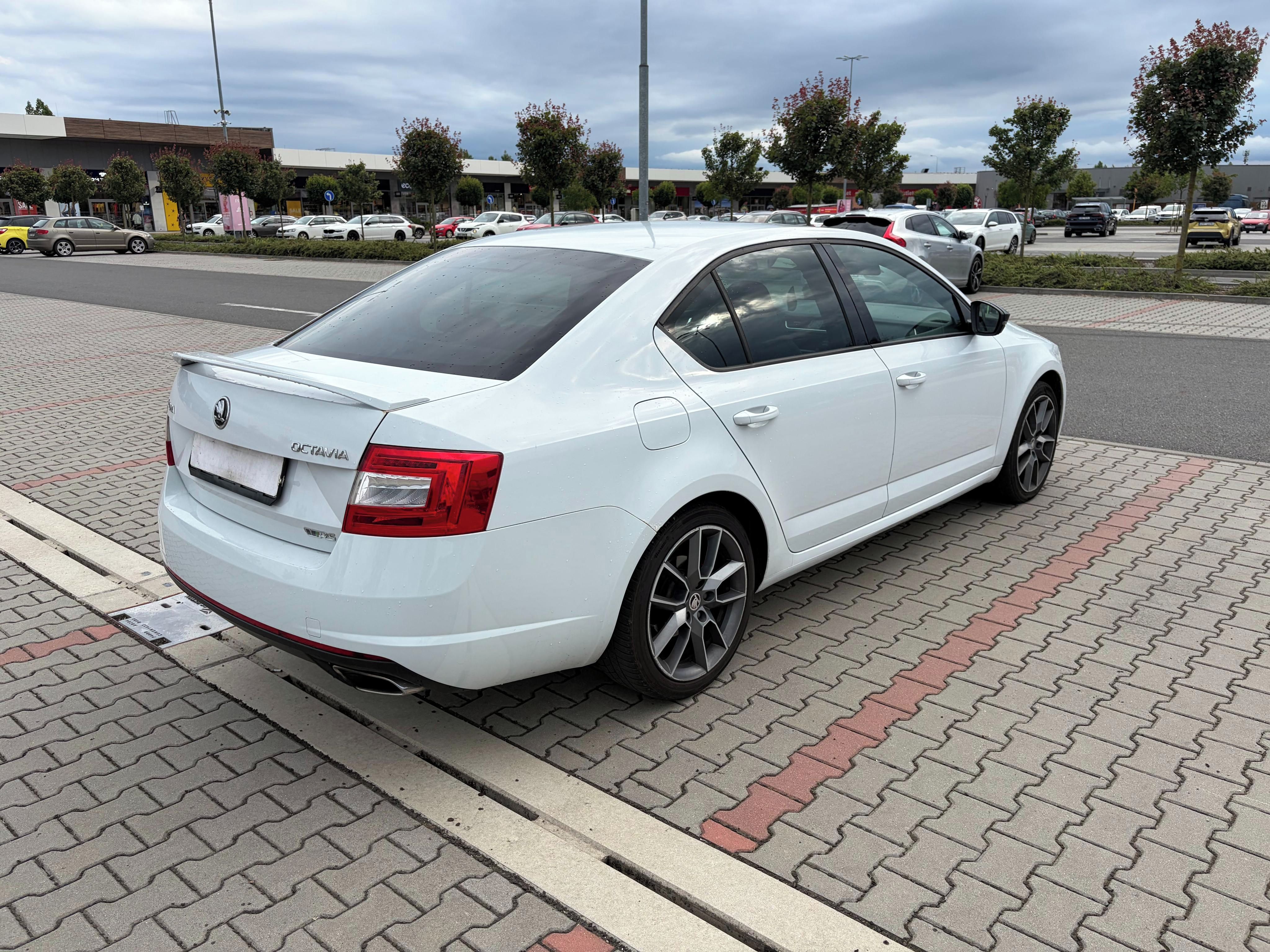 Škoda Octavia, III RS 2.0 TSi 162kw digi kl - fotka 3