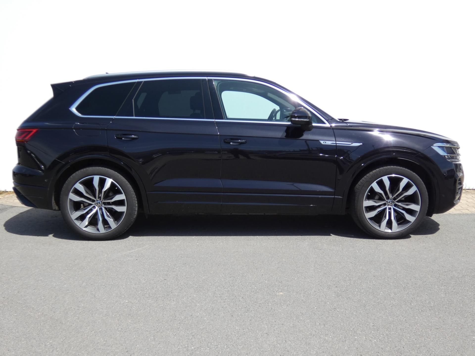 Volkswagen Touareg, R-Line 3.0 TDI 210KW - fotka 3