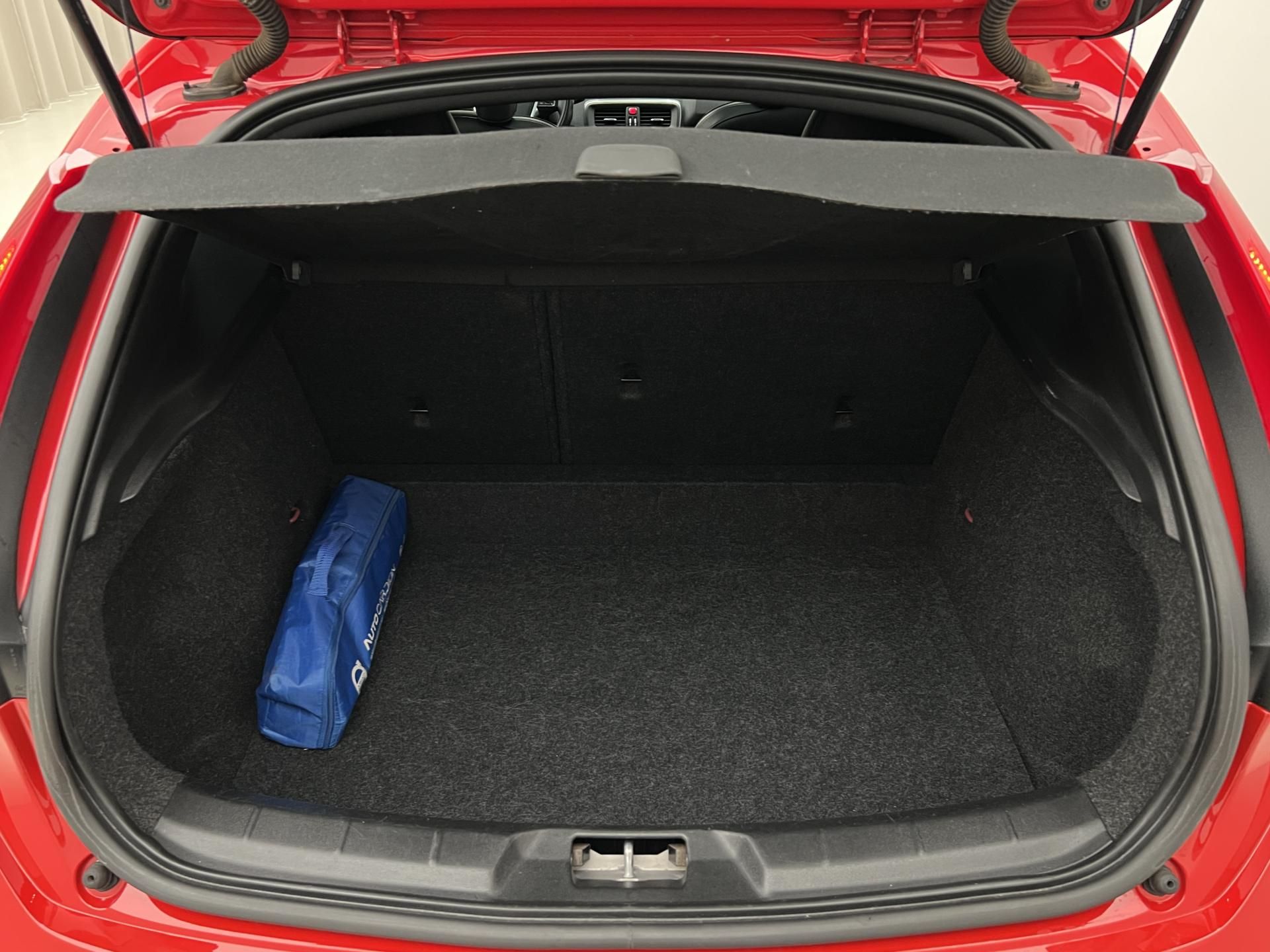 Volvo V40, T4 R-DESIGN - fotka 5