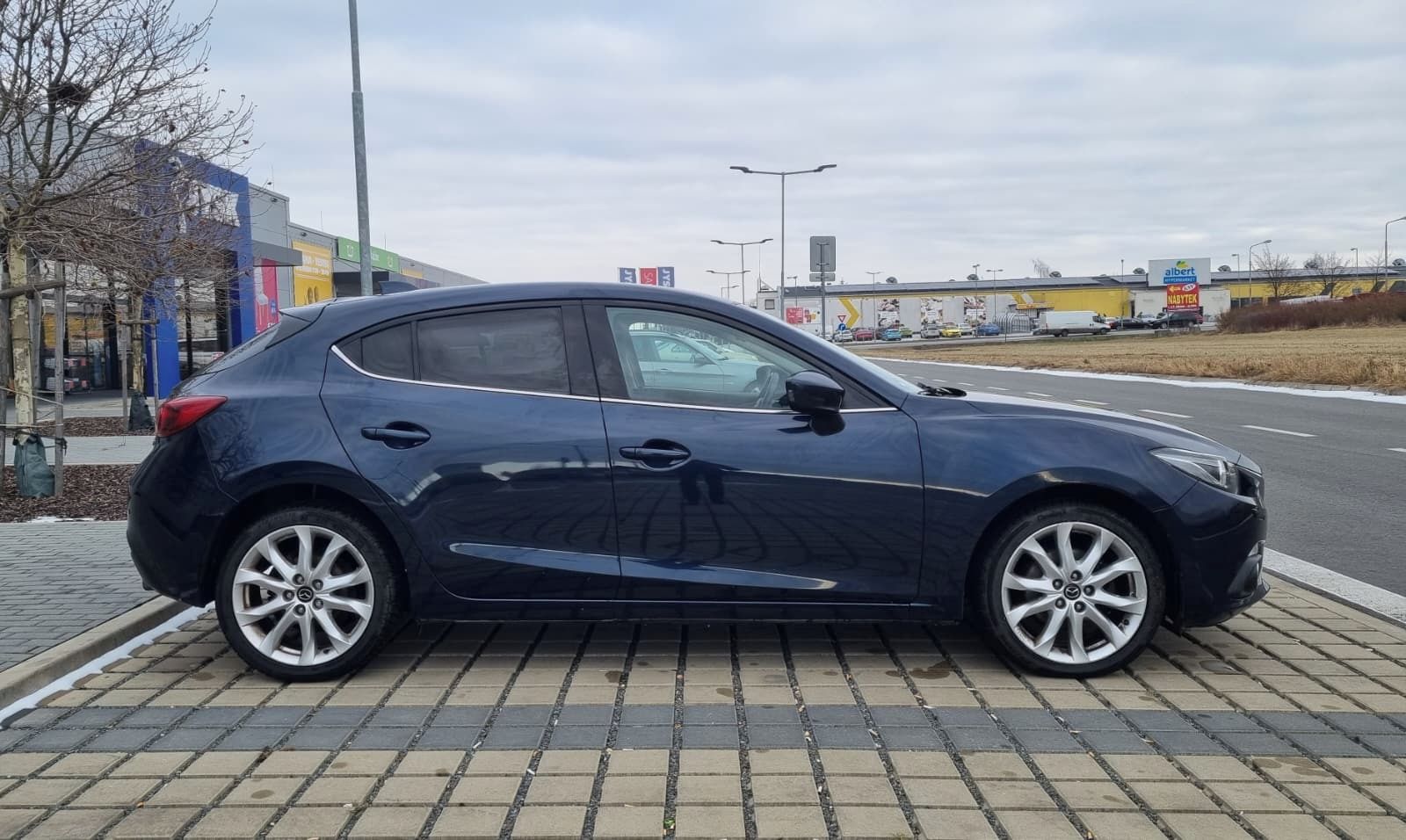 Mazda 3, 2.2 MZR-CD 110kW Automat - fotka 4