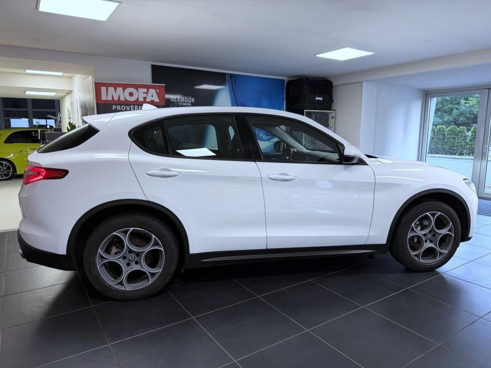 Alfa Romeo Stelvio, 2.2 JTD 180k AT8 ZF Q4 4x4 - fotka 4