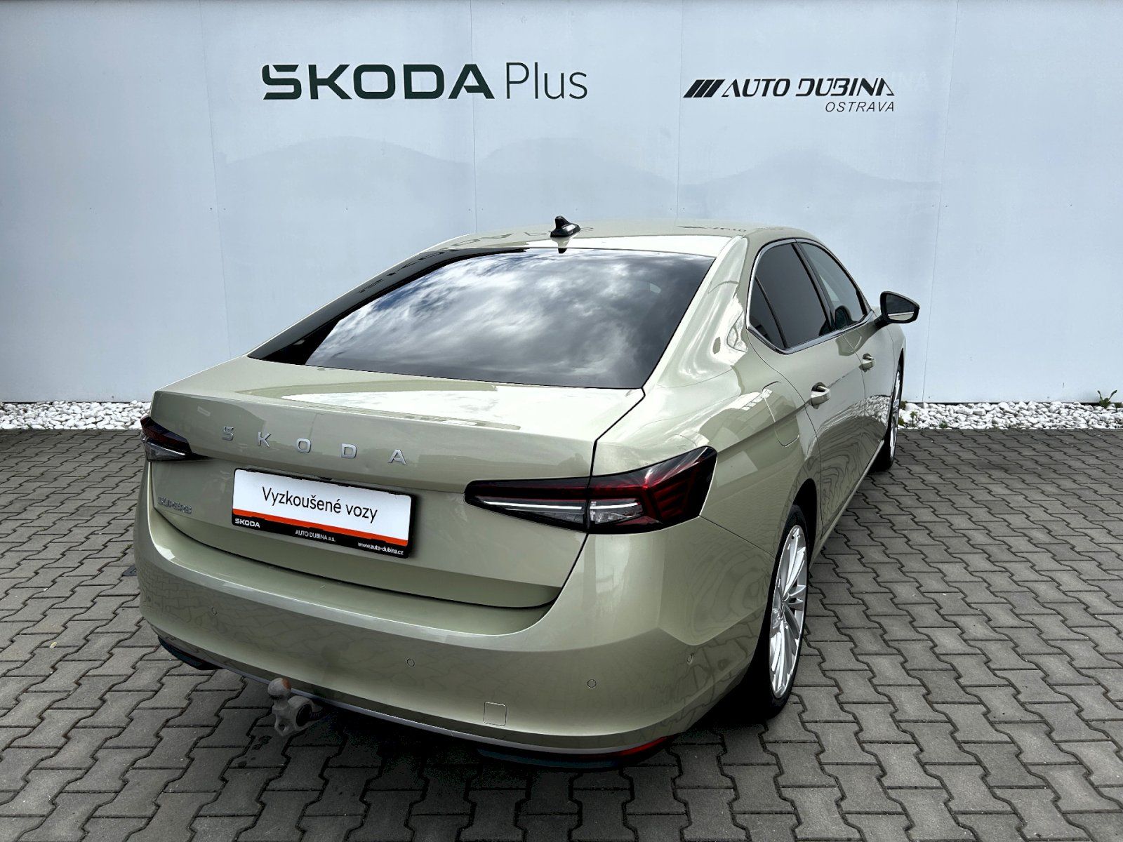 Škoda Superb, 2.0 TDI 110kW DSG L&K - fotka 2