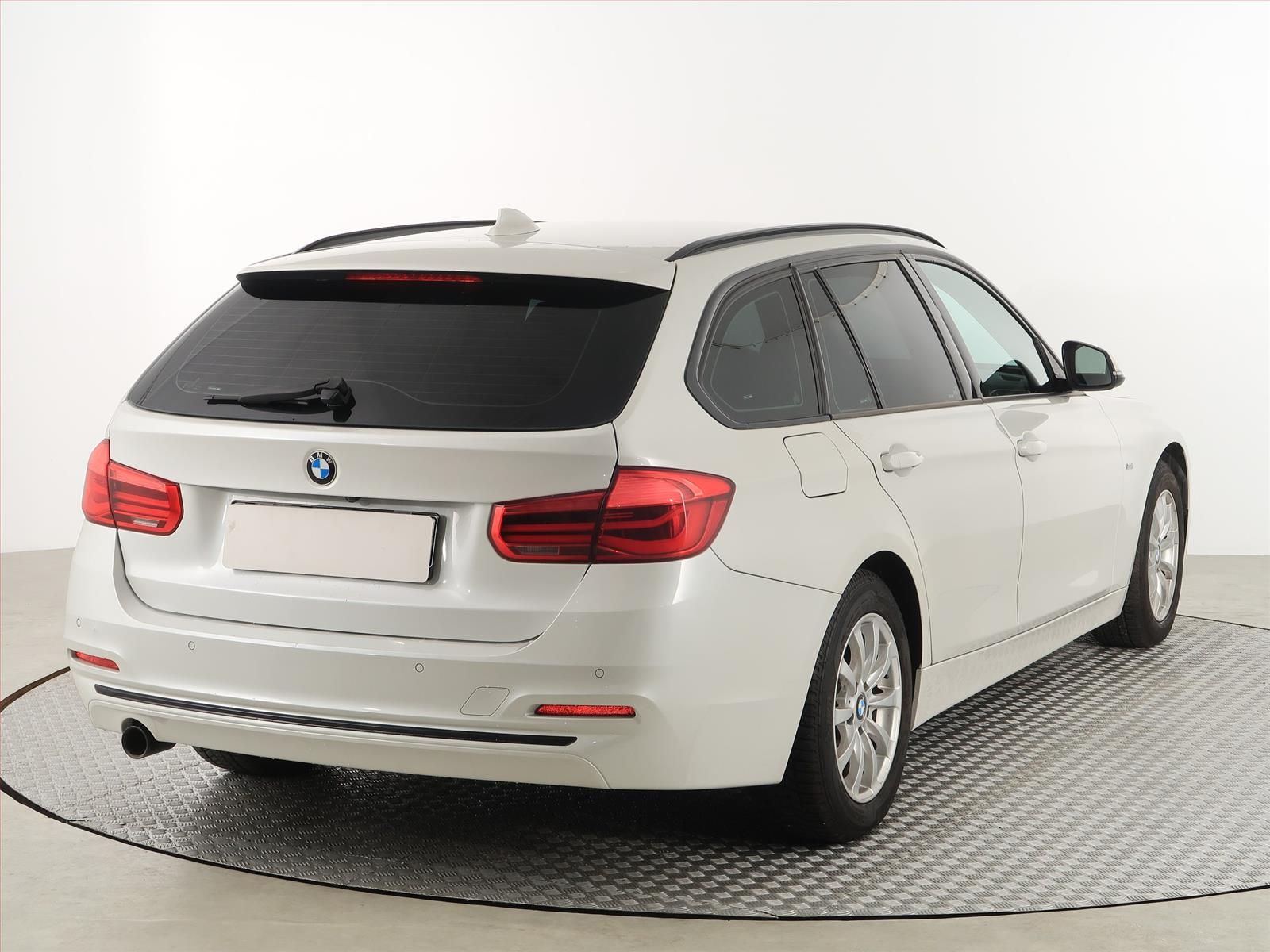 BMW Řada 3, 316 d, Sport Line, Automat - fotka 5