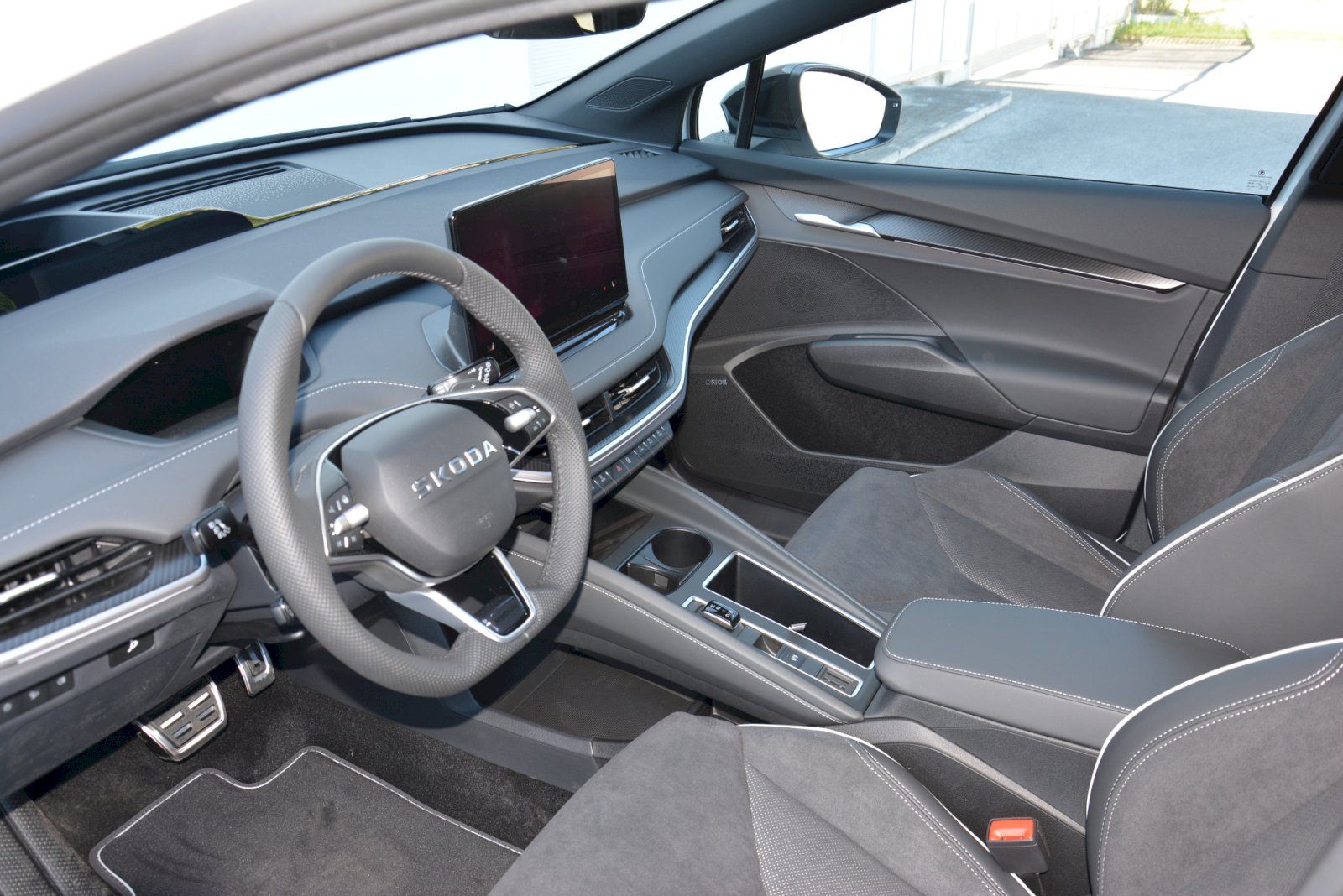 Škoda Enyaq iV, SportLine 85 82 kWh 210 kW - fotka 5