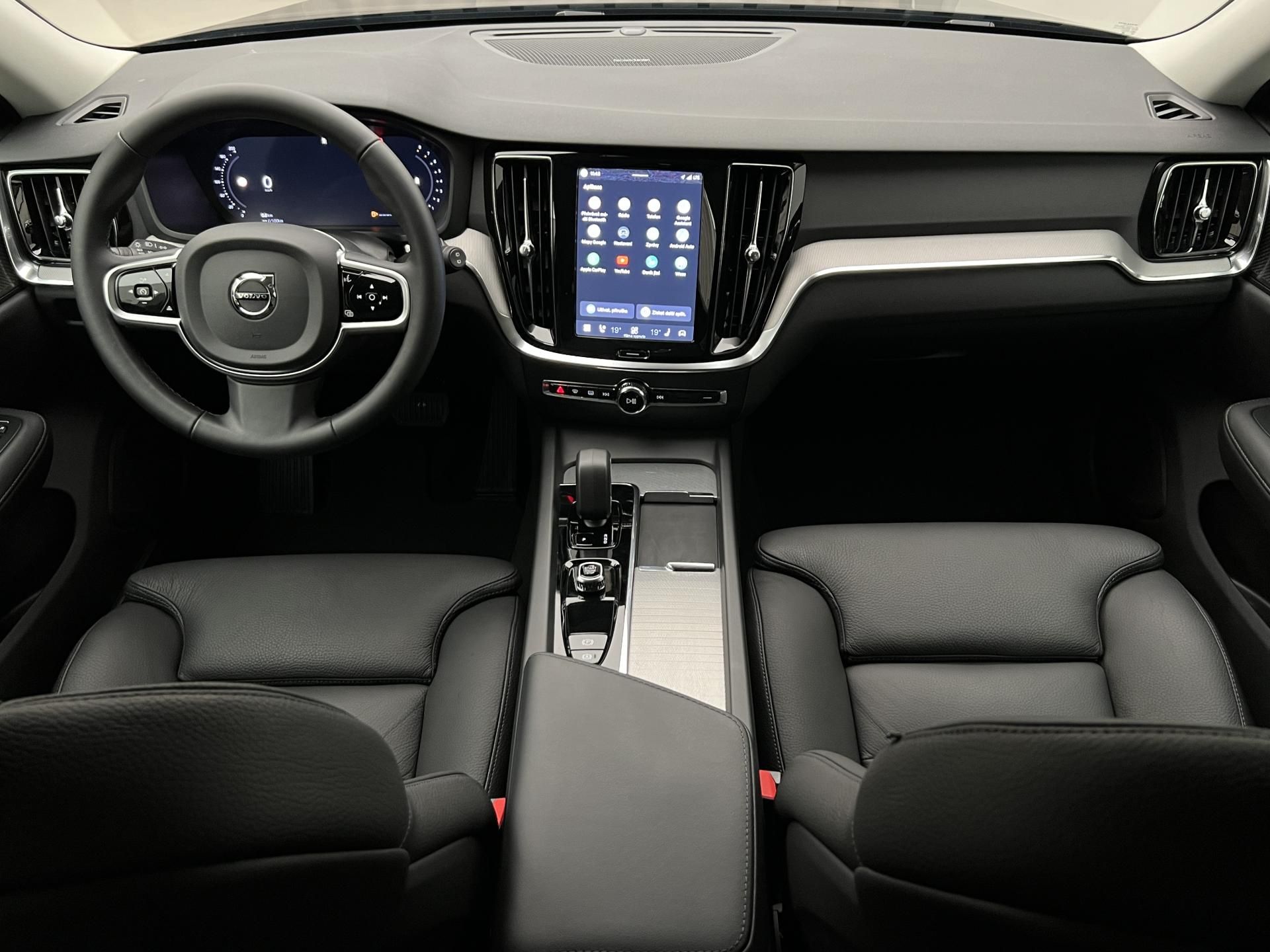 Volvo V60, B4 DARK PLUS - fotka 2