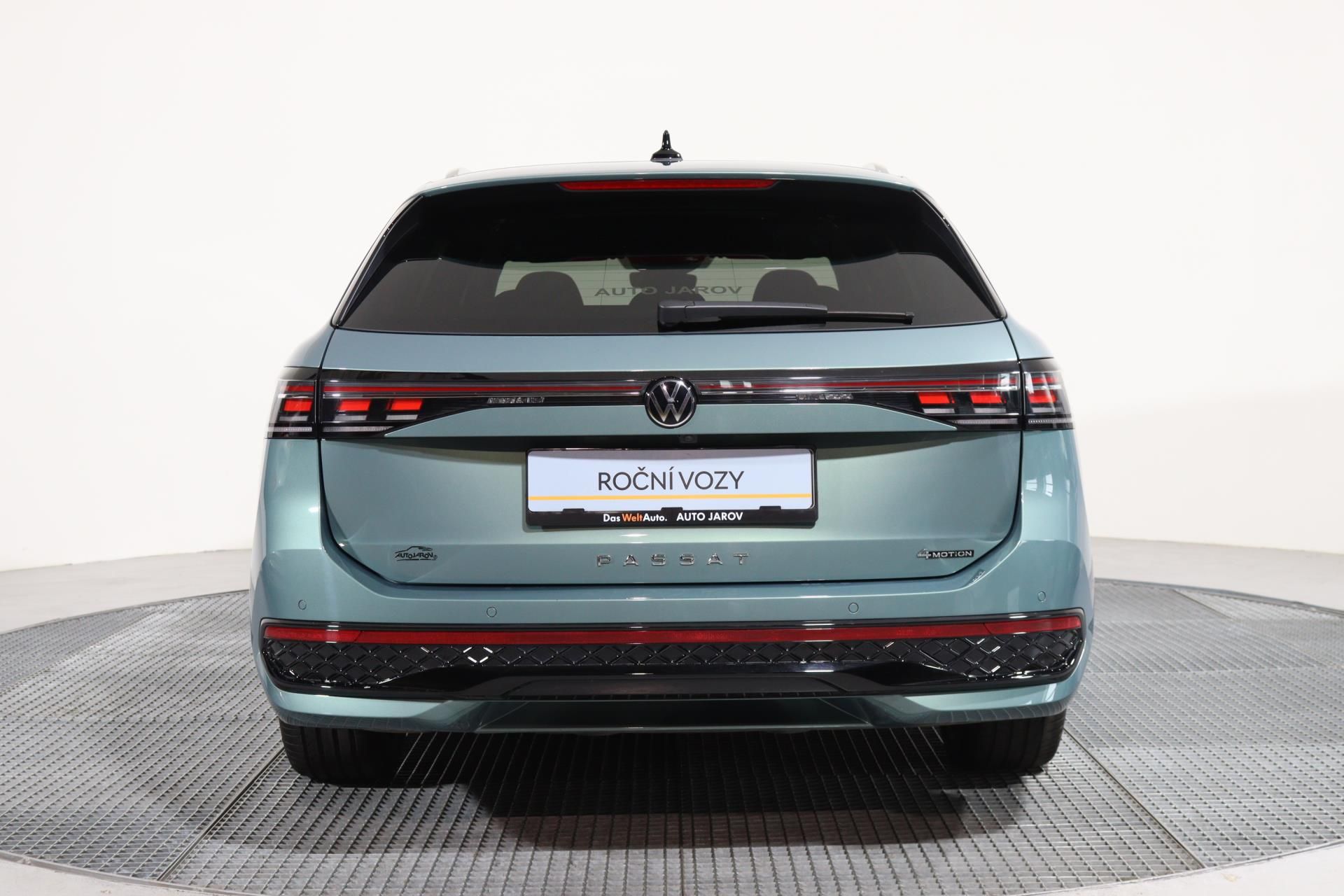 Volkswagen Passat, R-Line 2,0 TDI 142 kW 4MOTION/ - fotka 6