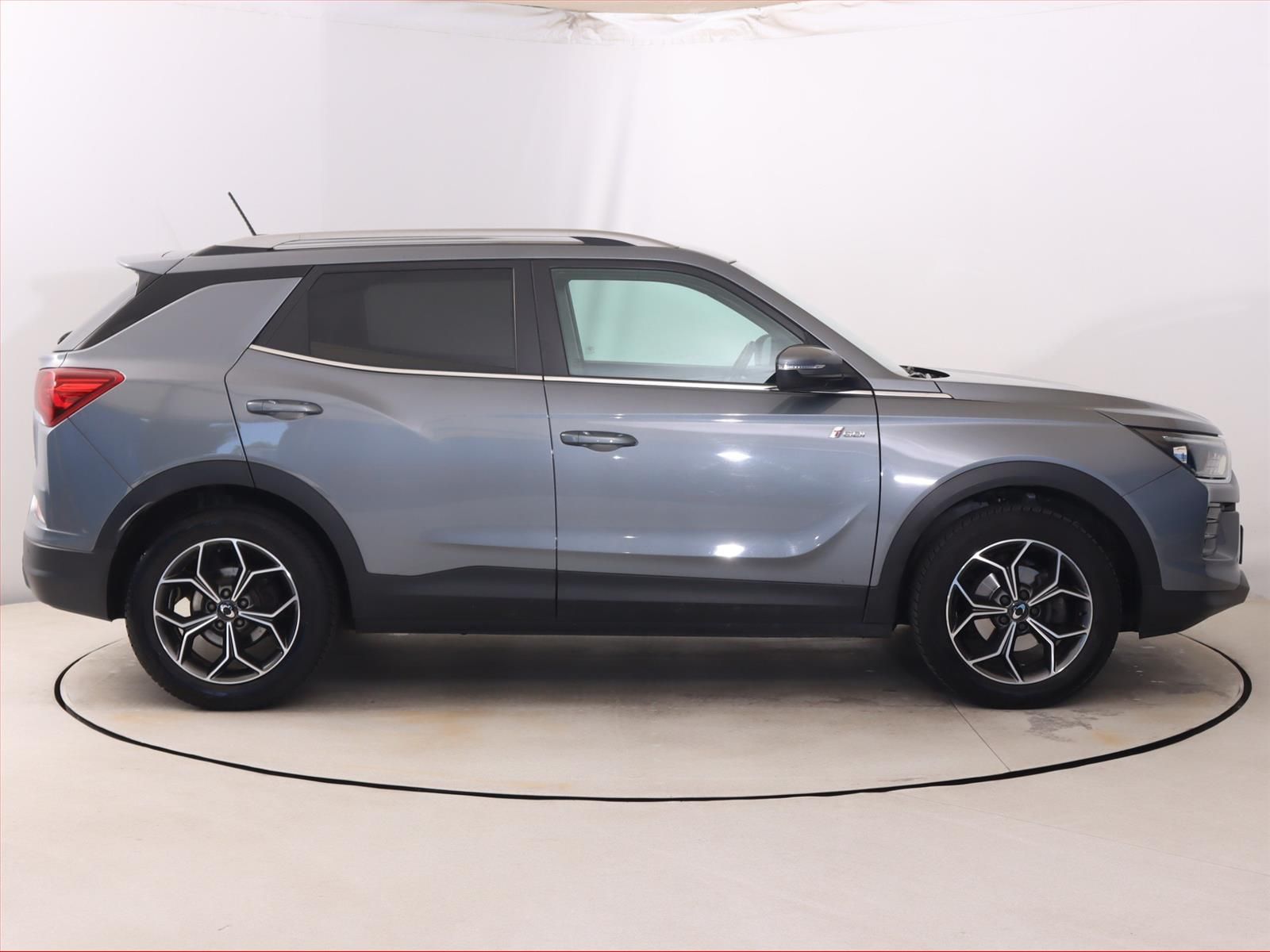 SsangYong Korando, 1.5 T-GDI, Automat, Serv.kniha - fotka 6