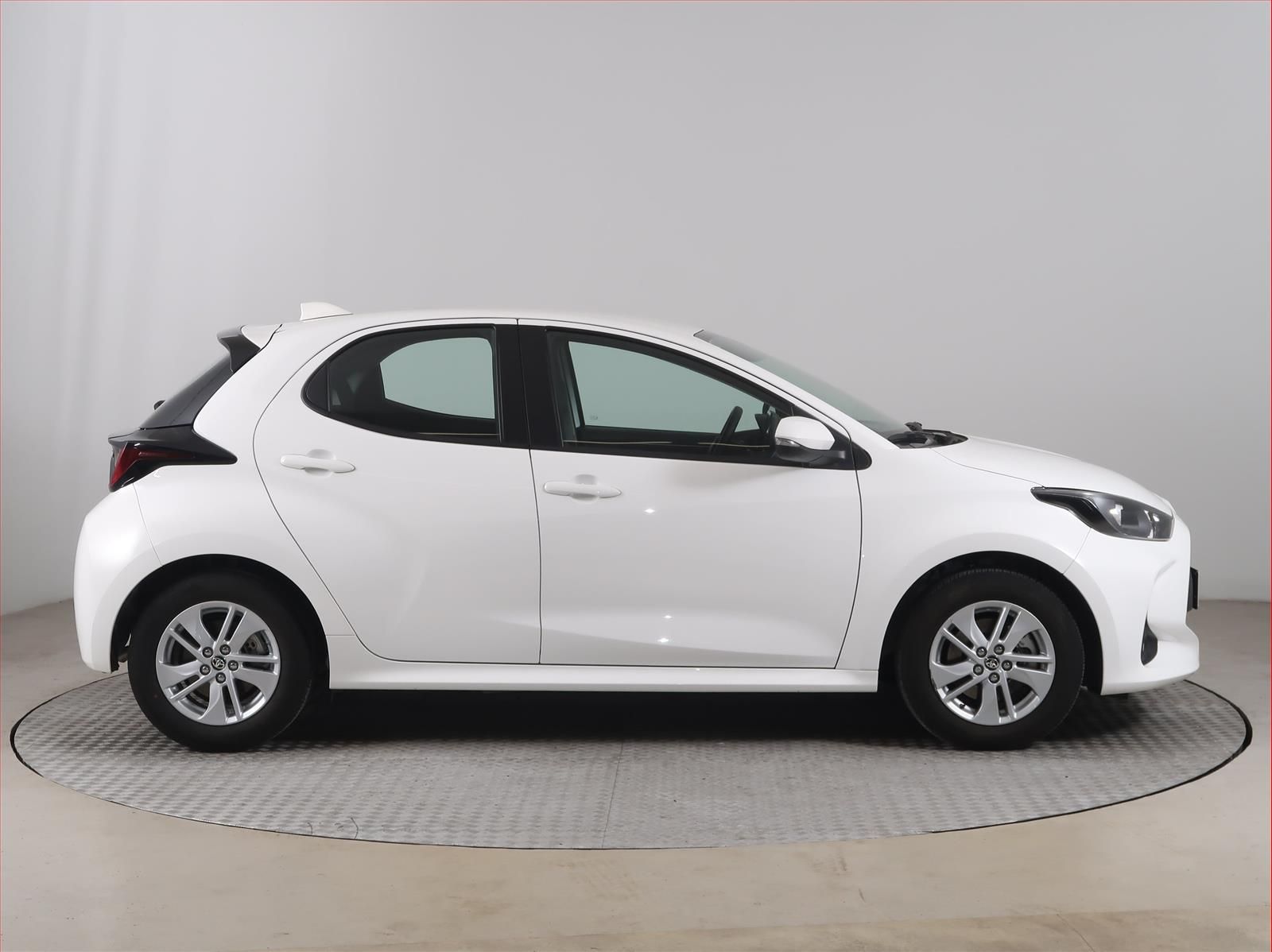 Toyota Yaris, 1.5 VVT-i Hybrid, Automat - fotka 6